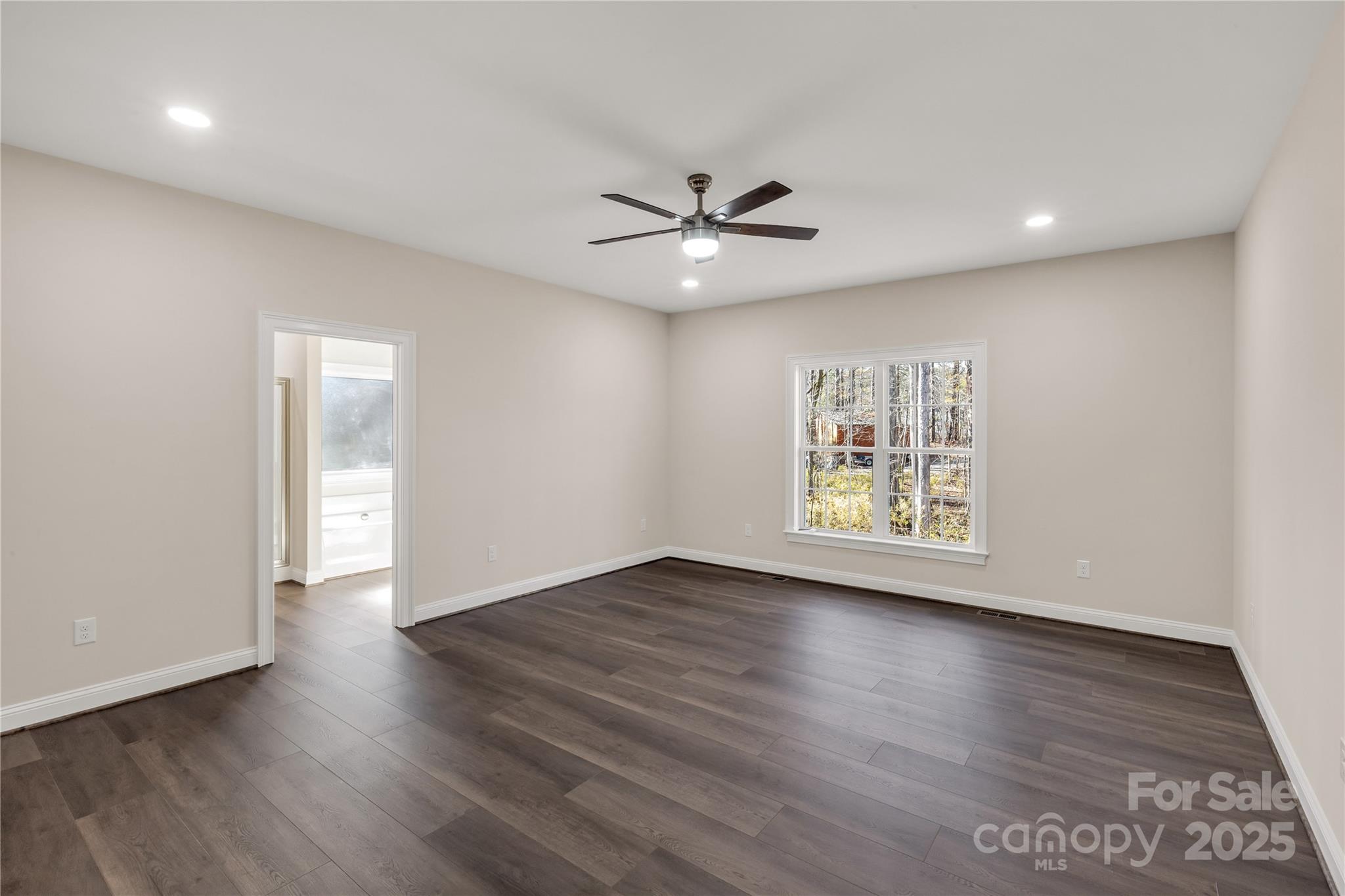 1489 Paraham Road S — York