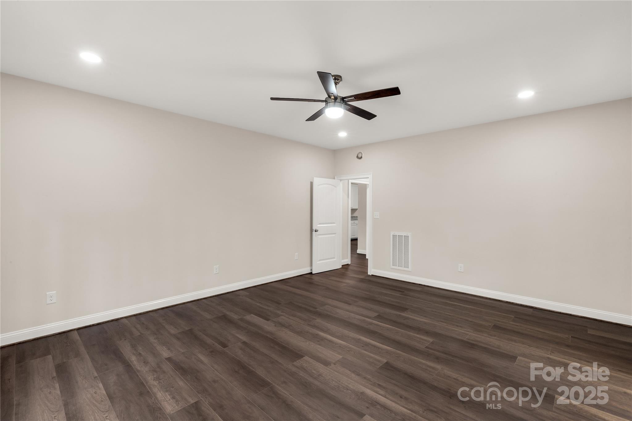 1489 Paraham Road S — York