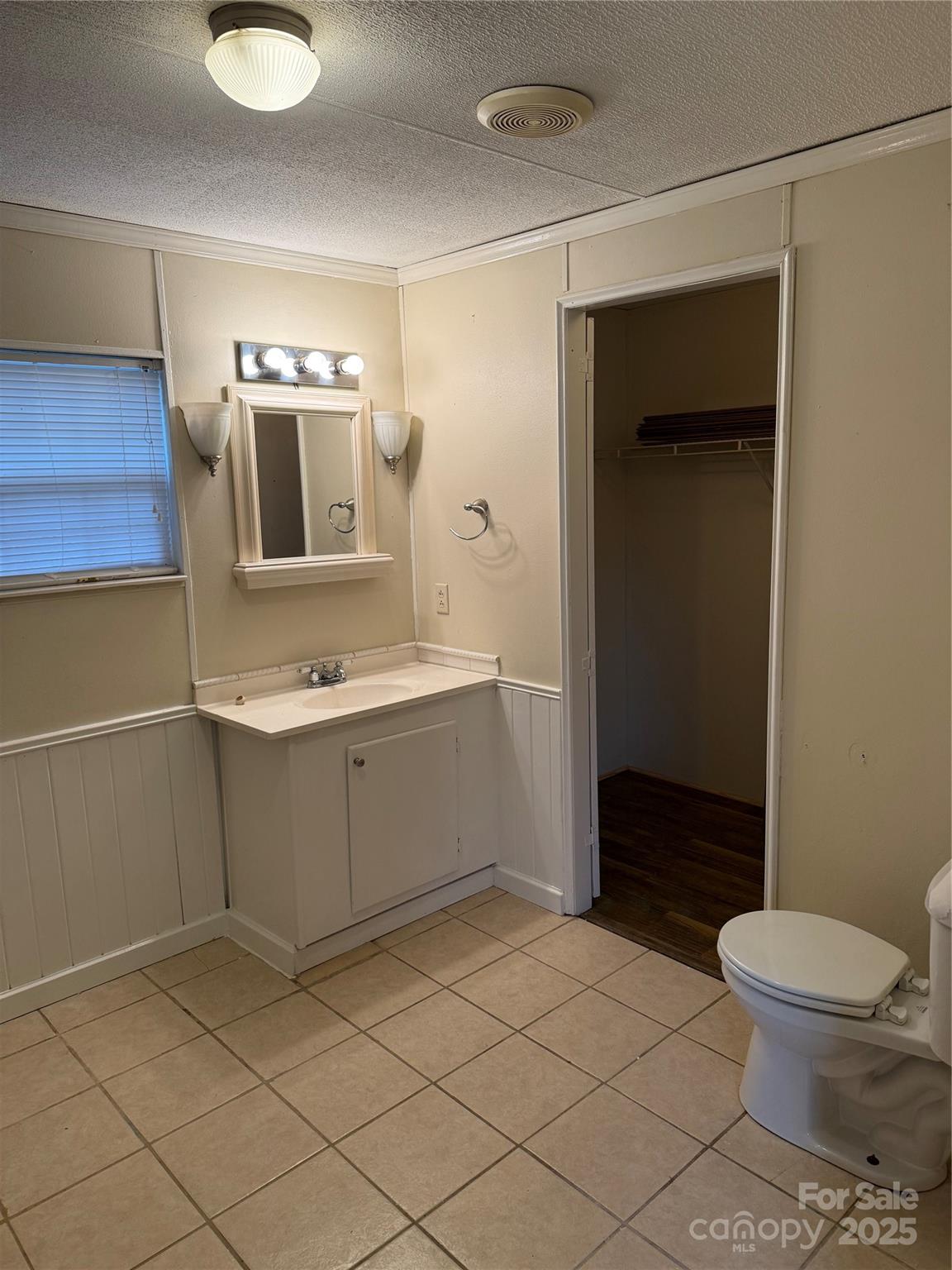 55 Twin Oaks Lane — Spruce Pine