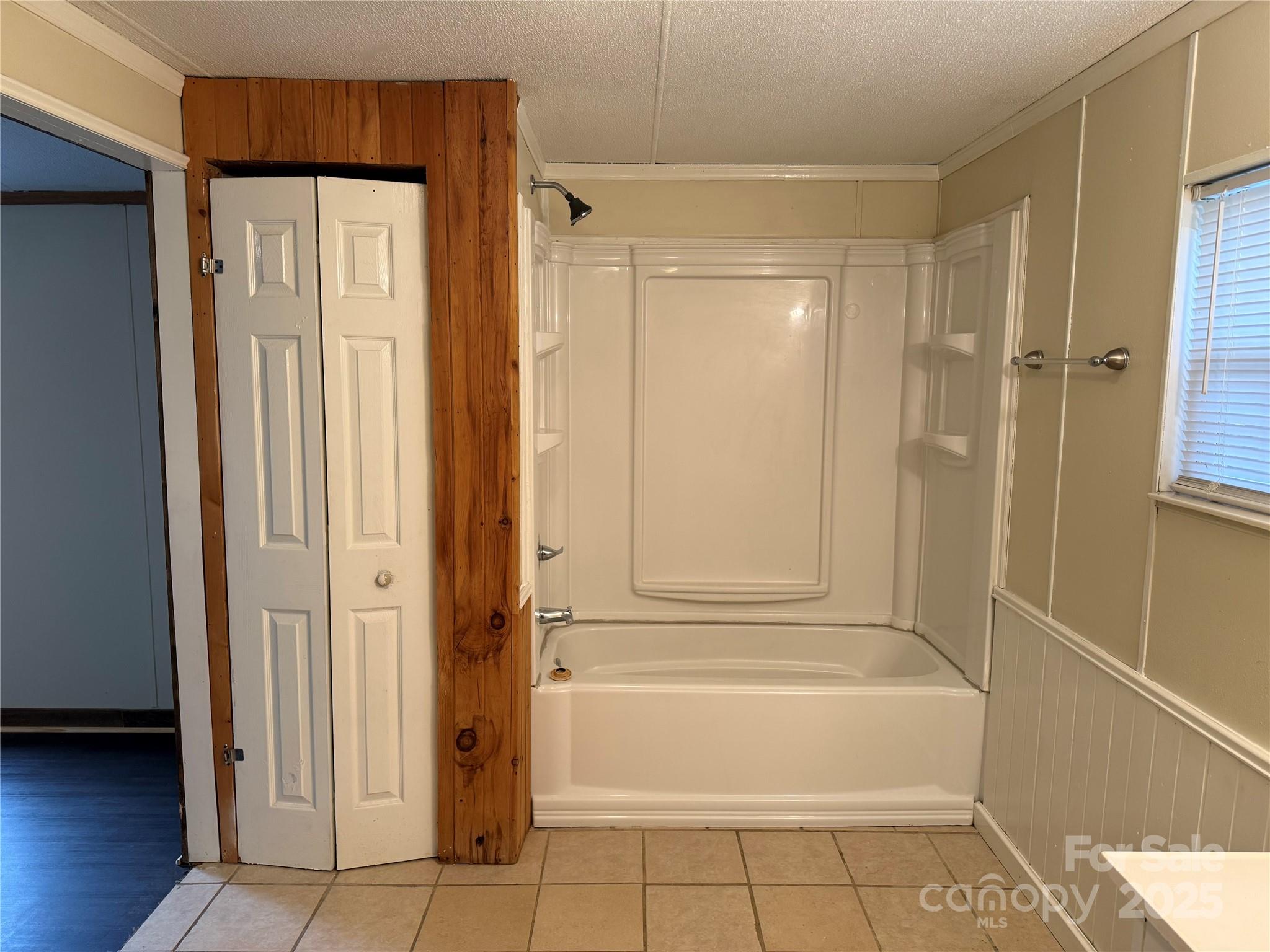 55 Twin Oaks Lane — Spruce Pine