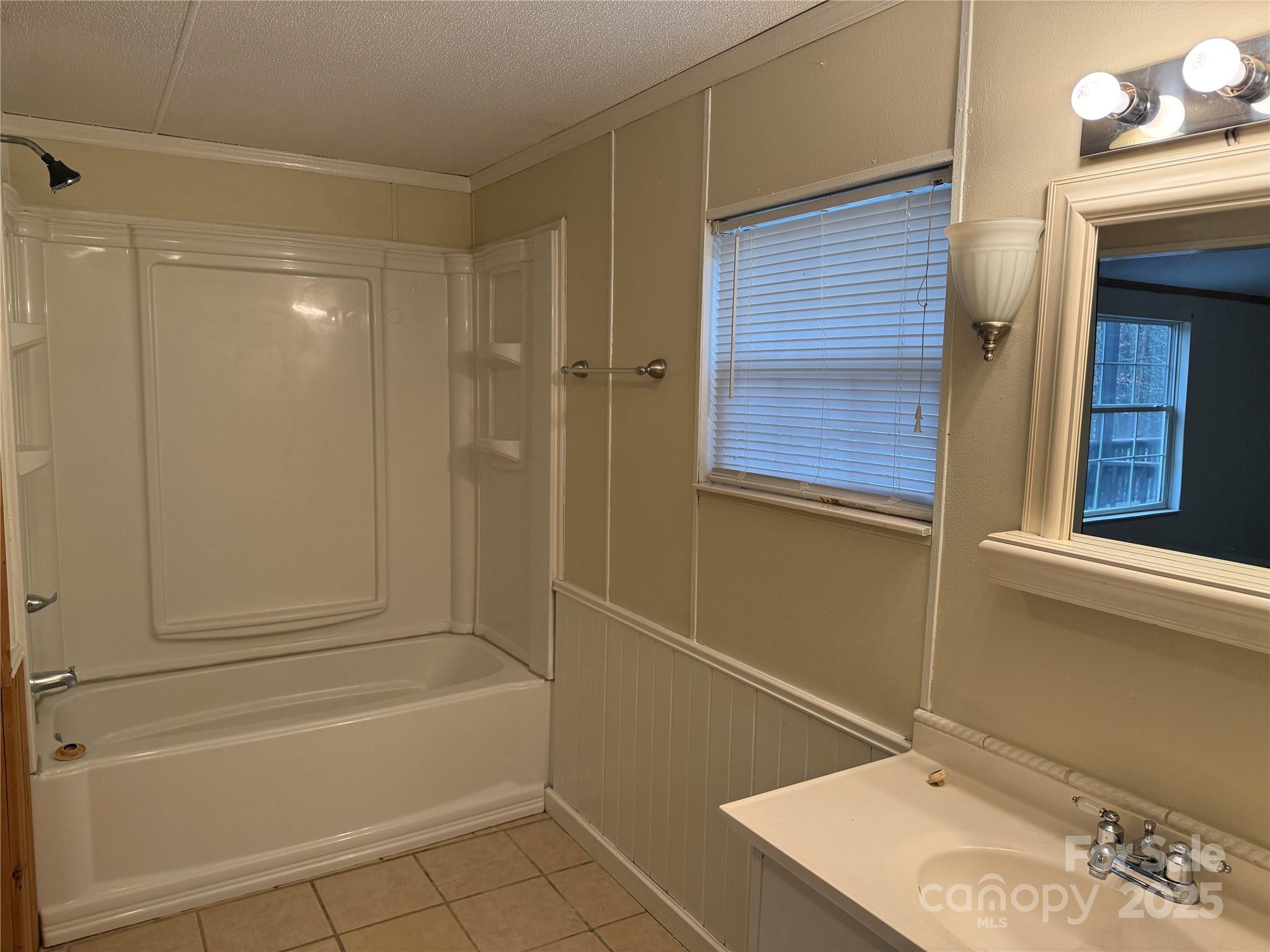 55 Twin Oaks Lane — Spruce Pine