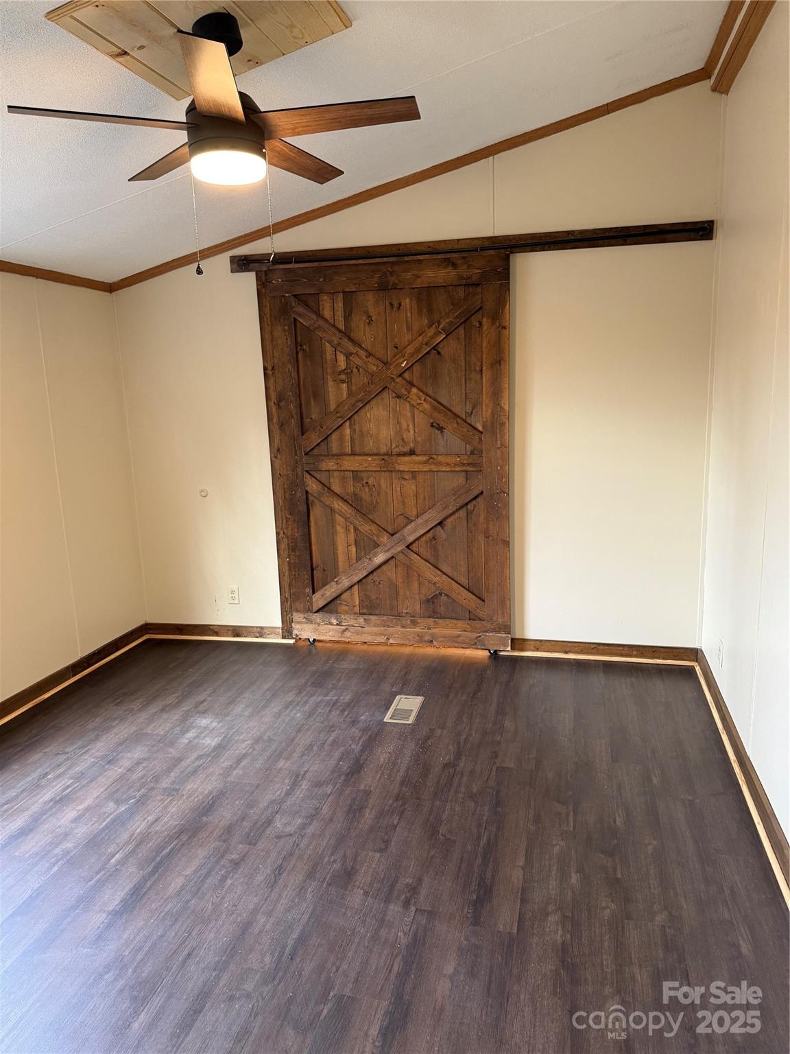 55 Twin Oaks Lane — Spruce Pine