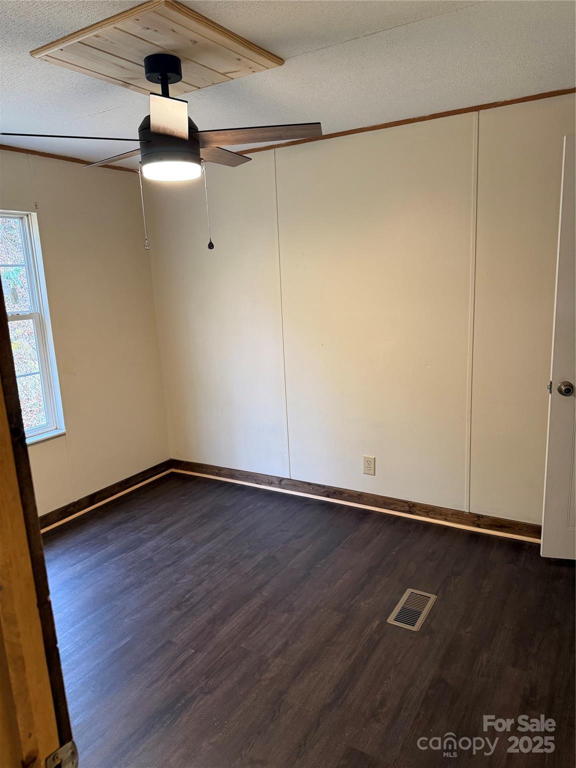 55 Twin Oaks Lane — Spruce Pine