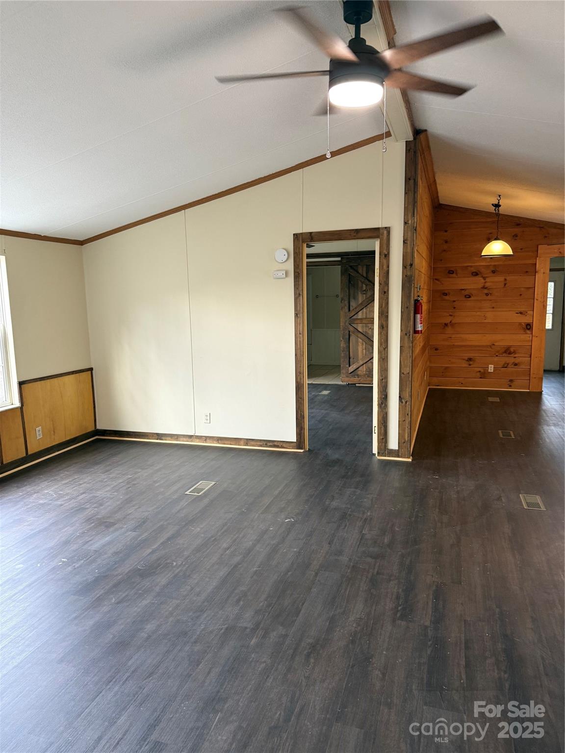 55 Twin Oaks Lane — Spruce Pine