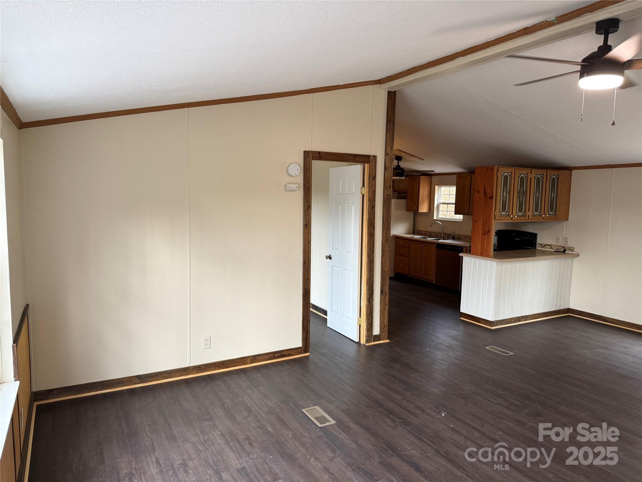 55 Twin Oaks Lane — Spruce Pine