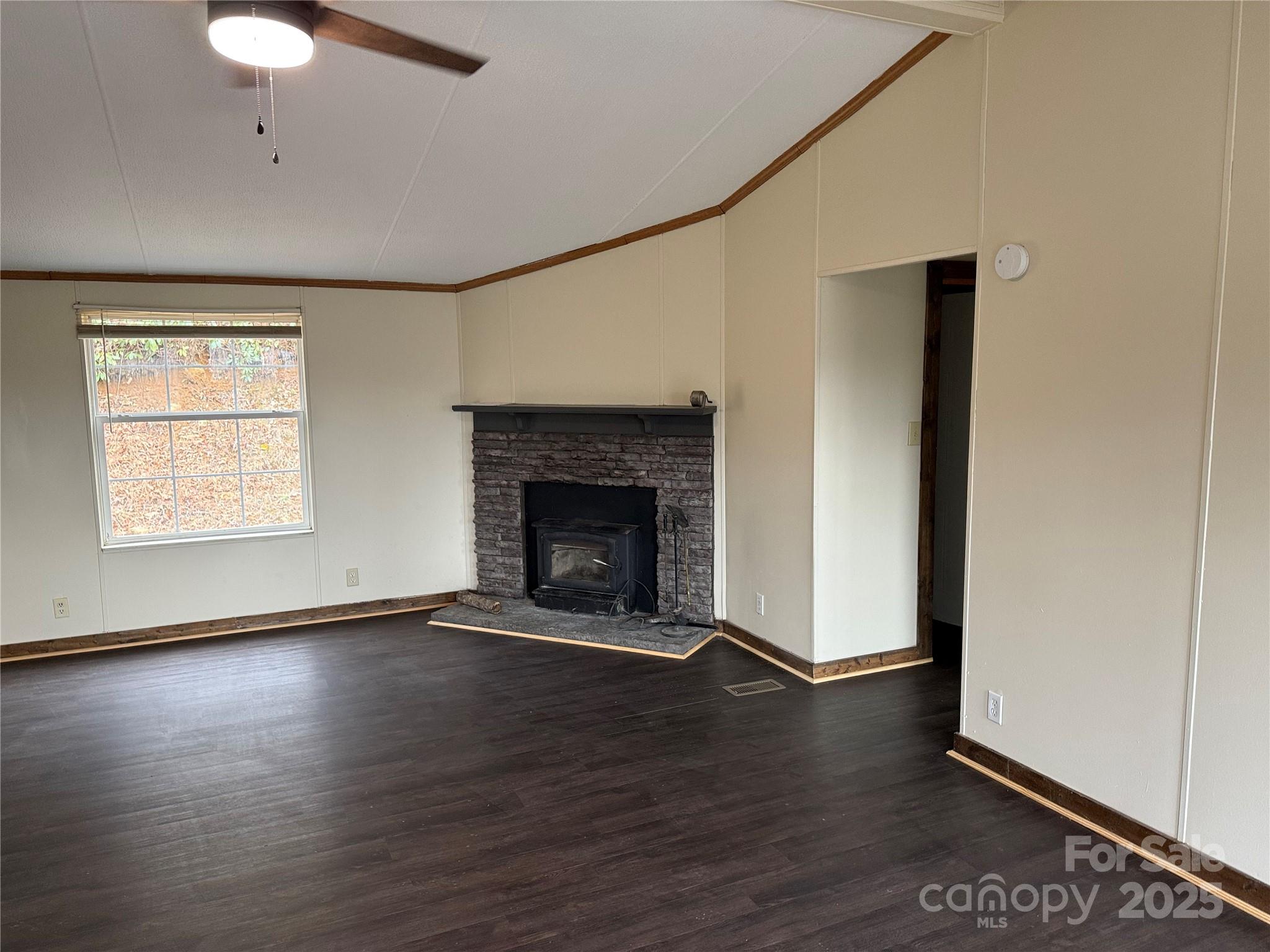 55 Twin Oaks Lane — Spruce Pine