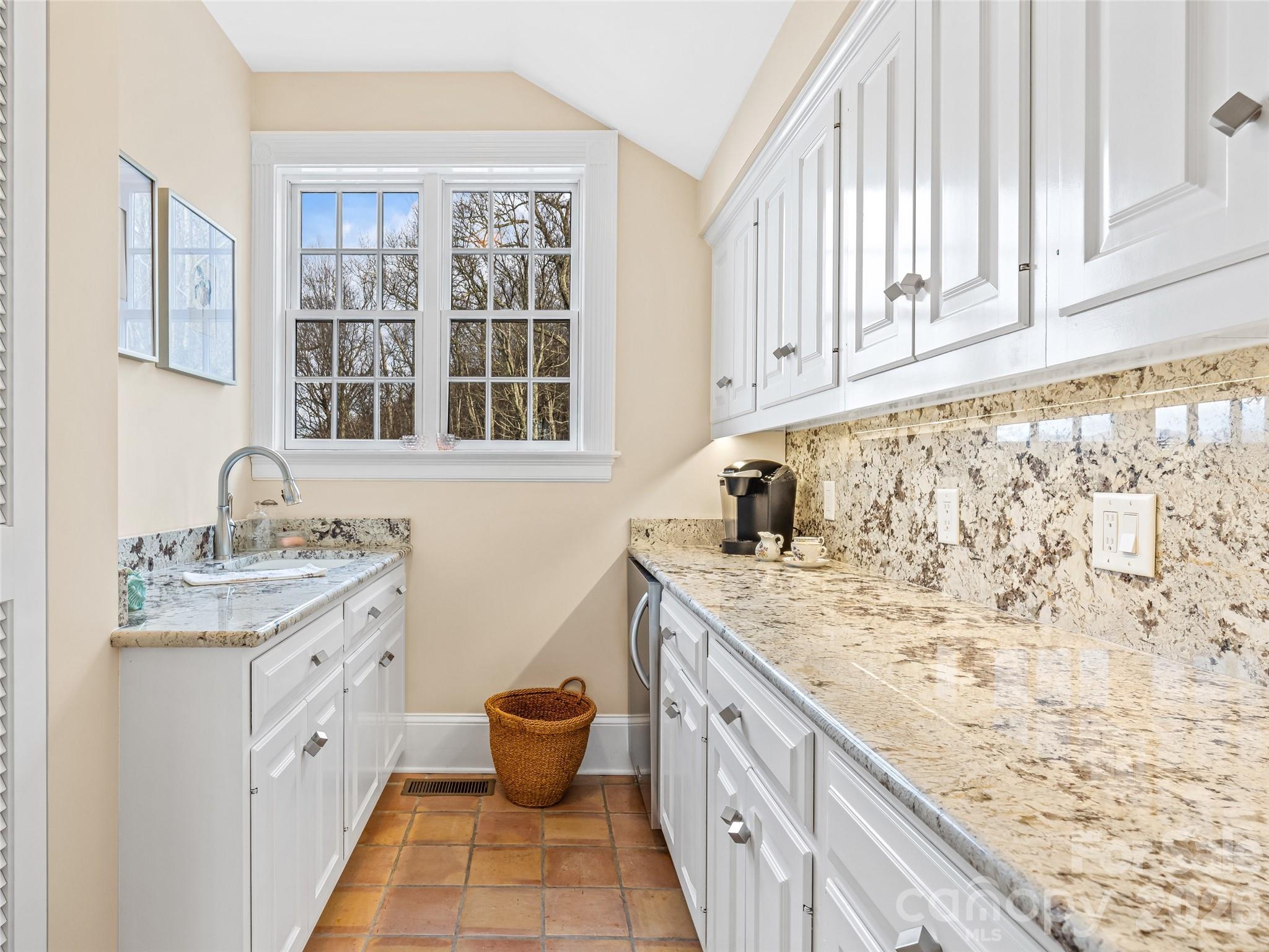 35 Peach Knob Drive — Asheville