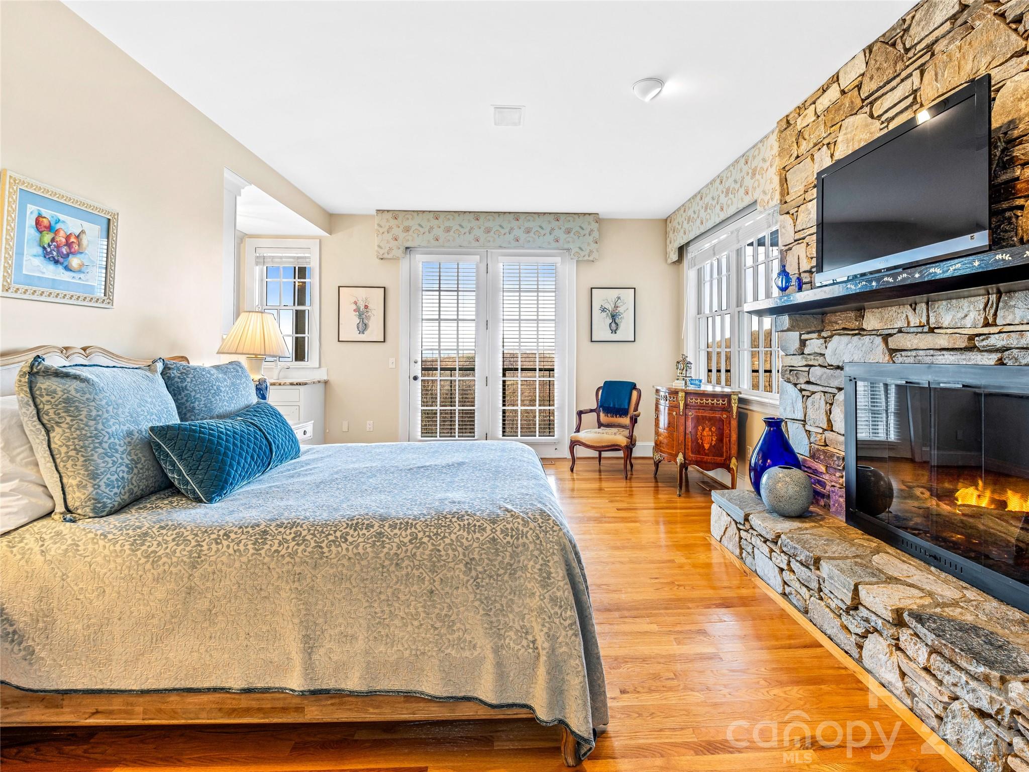 35 Peach Knob Drive — Asheville
