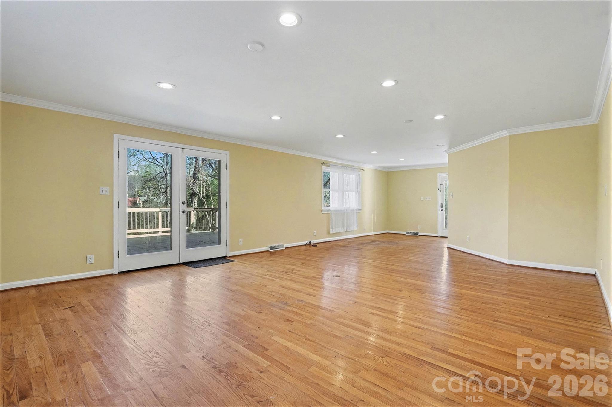 1215 Robinhood Circle — Charlotte