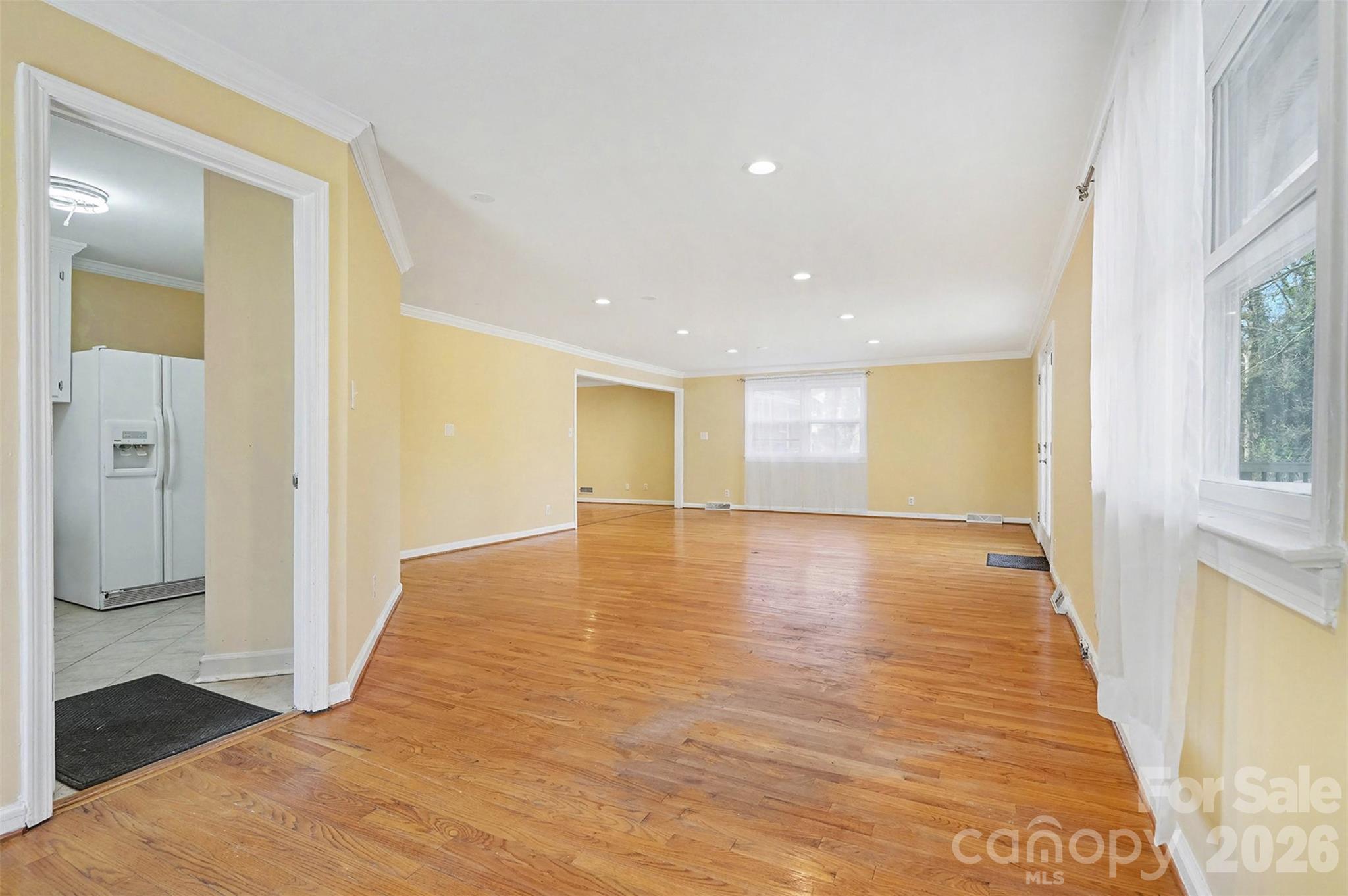 1215 Robinhood Circle — Charlotte
