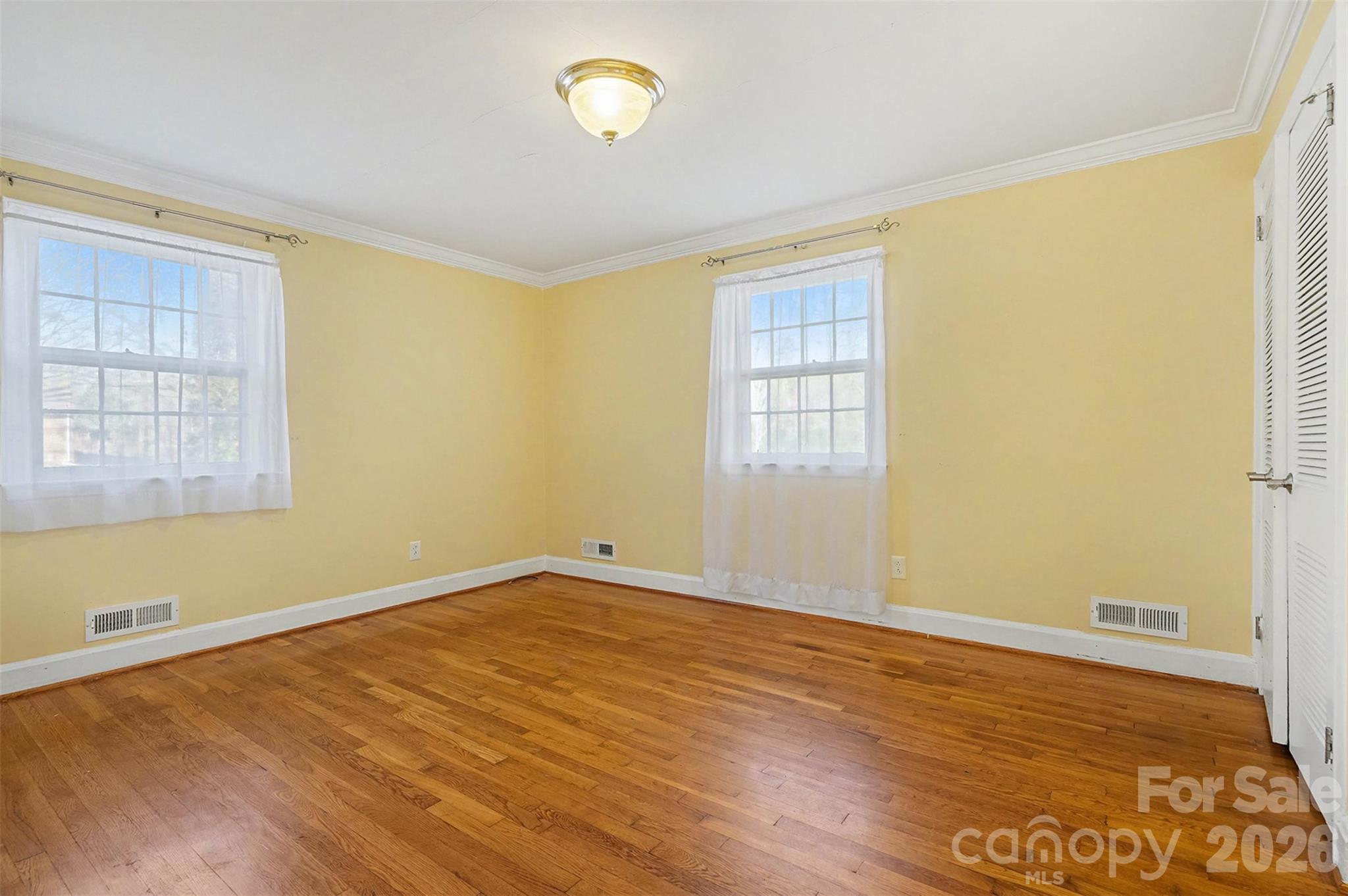 1215 Robinhood Circle — Charlotte