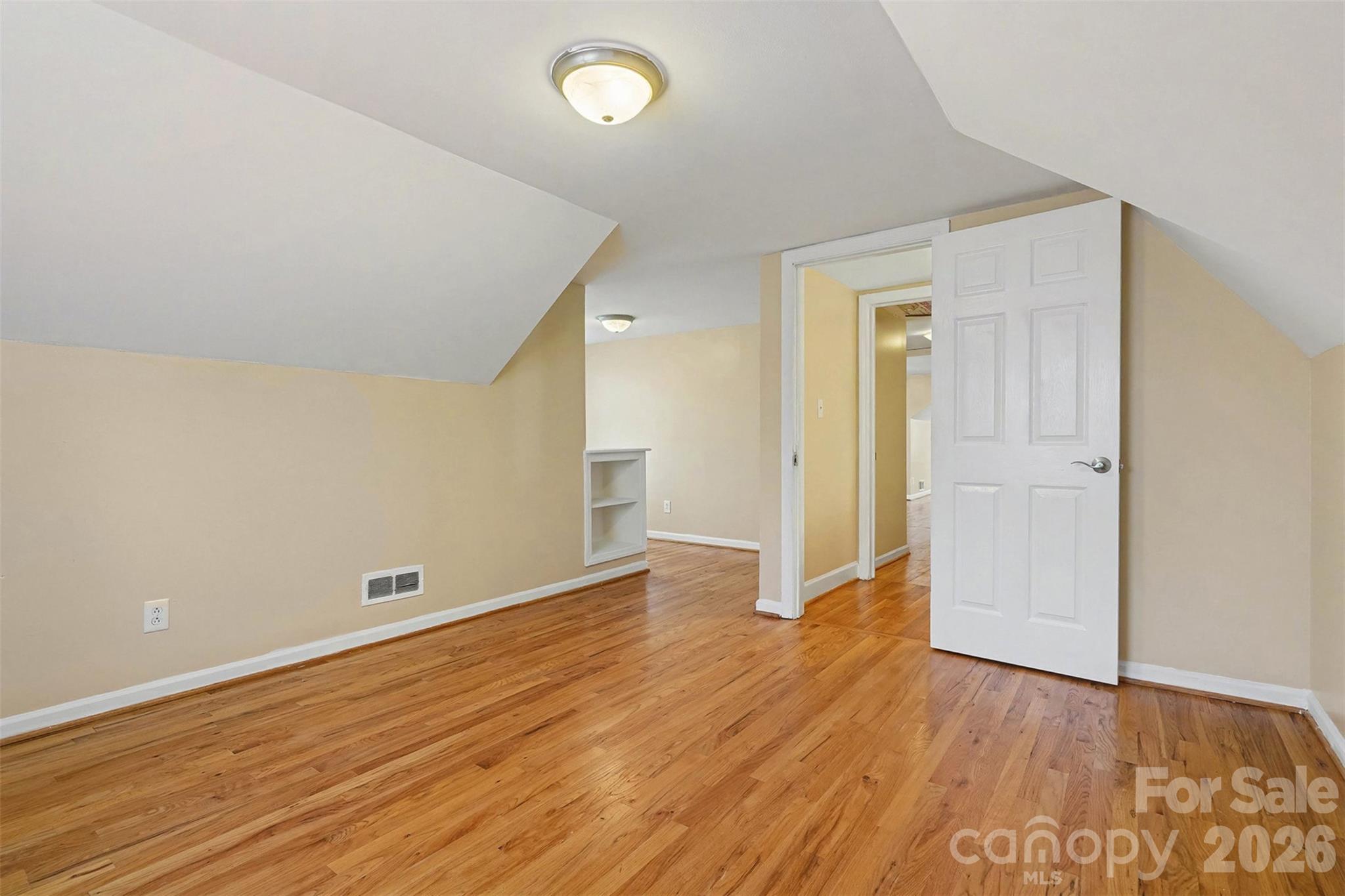 1215 Robinhood Circle — Charlotte