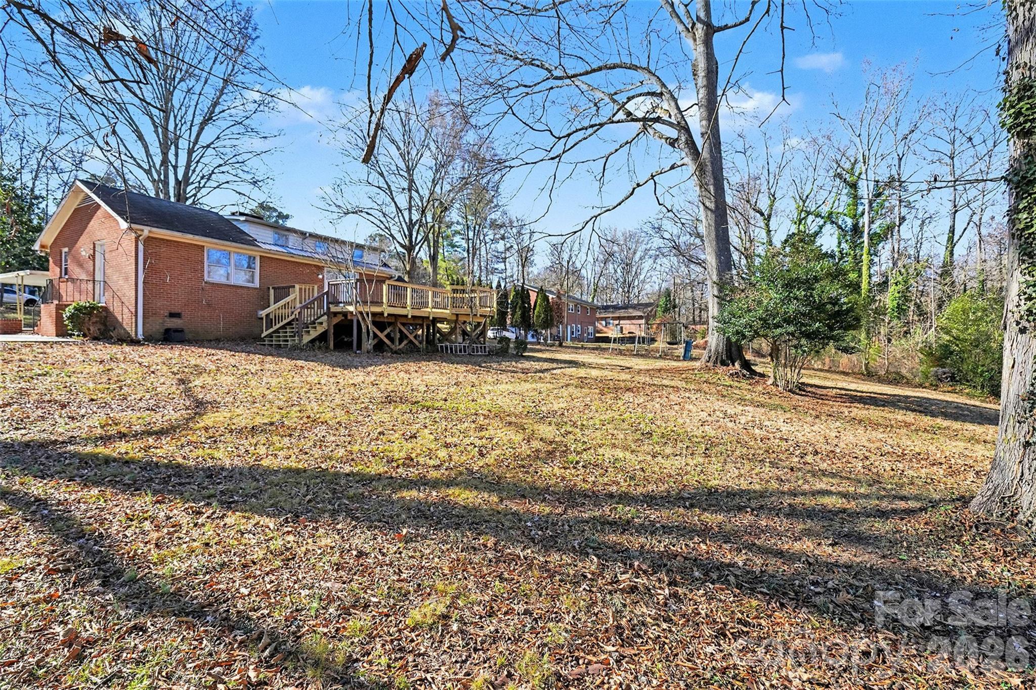 1215 Robinhood Circle — Charlotte