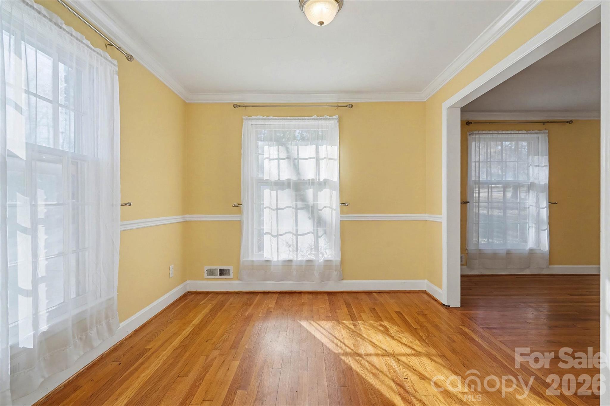 1215 Robinhood Circle — Charlotte