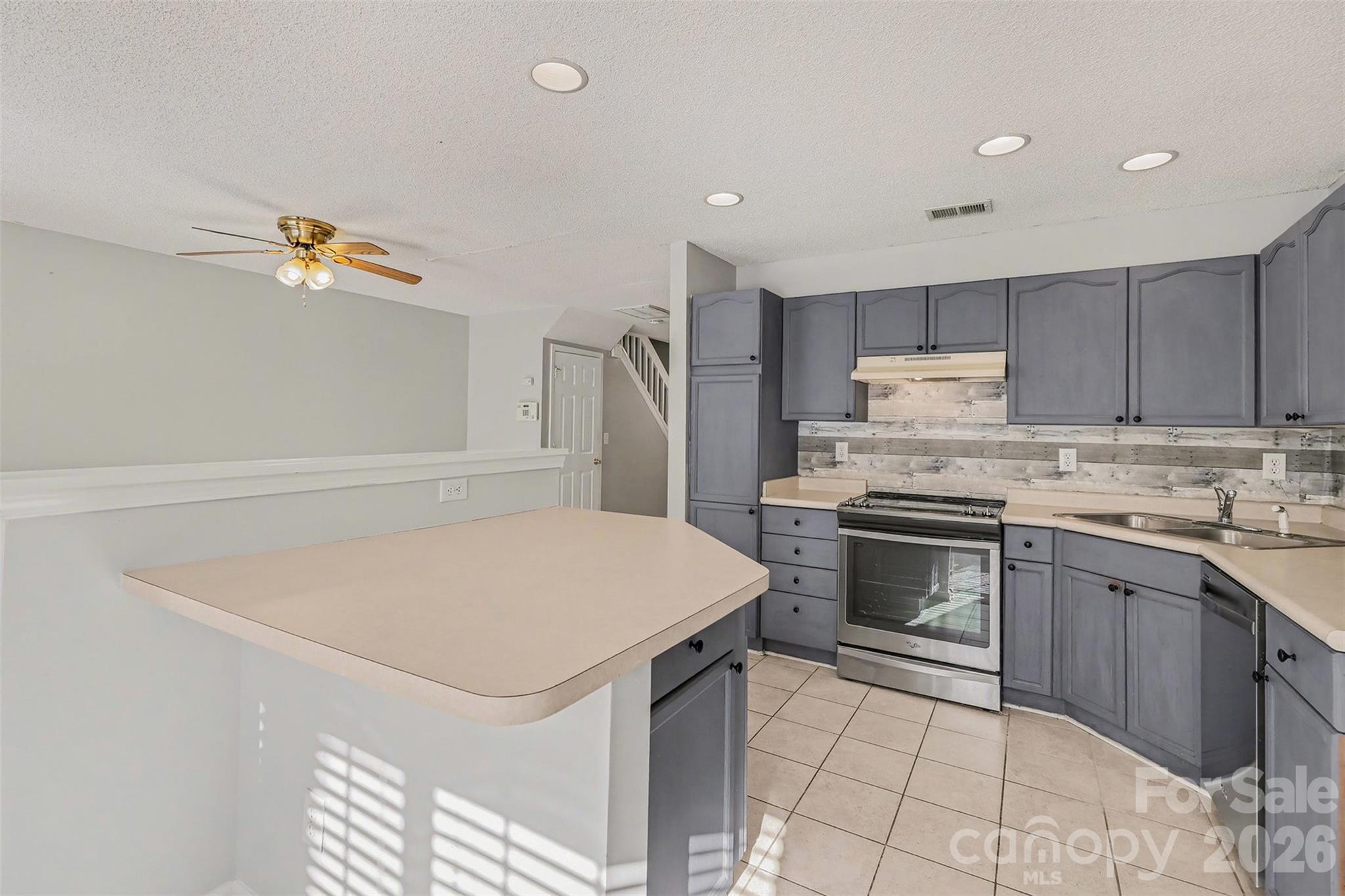 4557 Antelope Lane — Charlotte