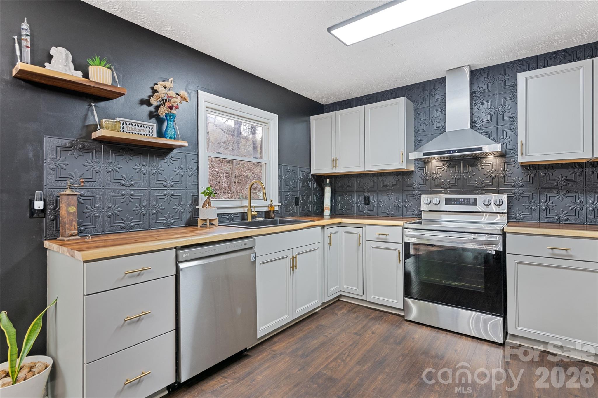 144 Pinehaven Drive — Clyde