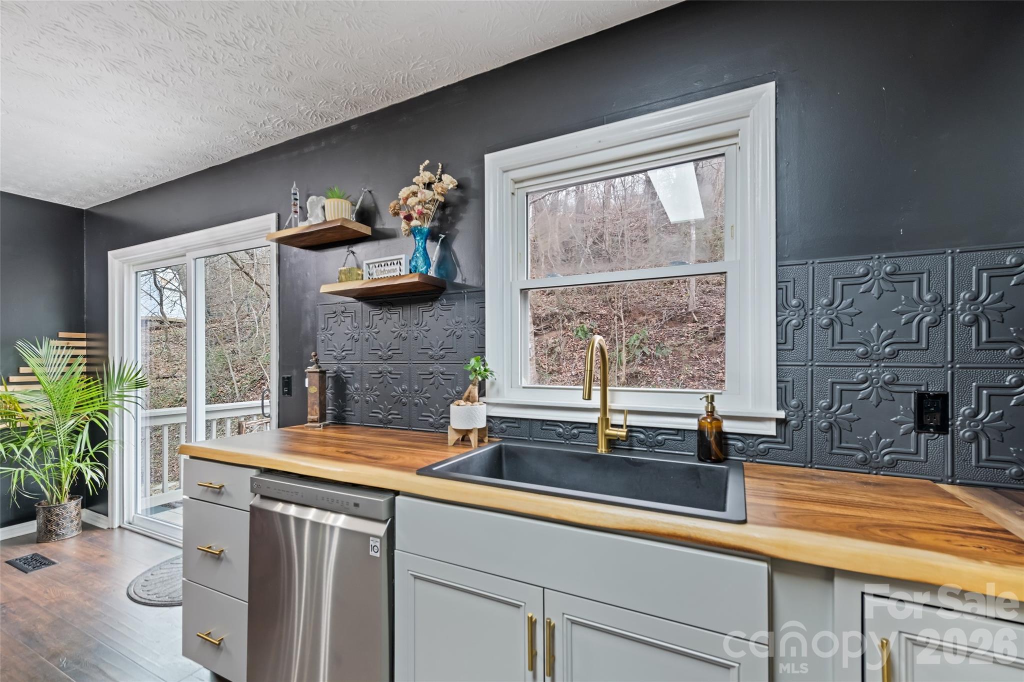 144 Pinehaven Drive — Clyde