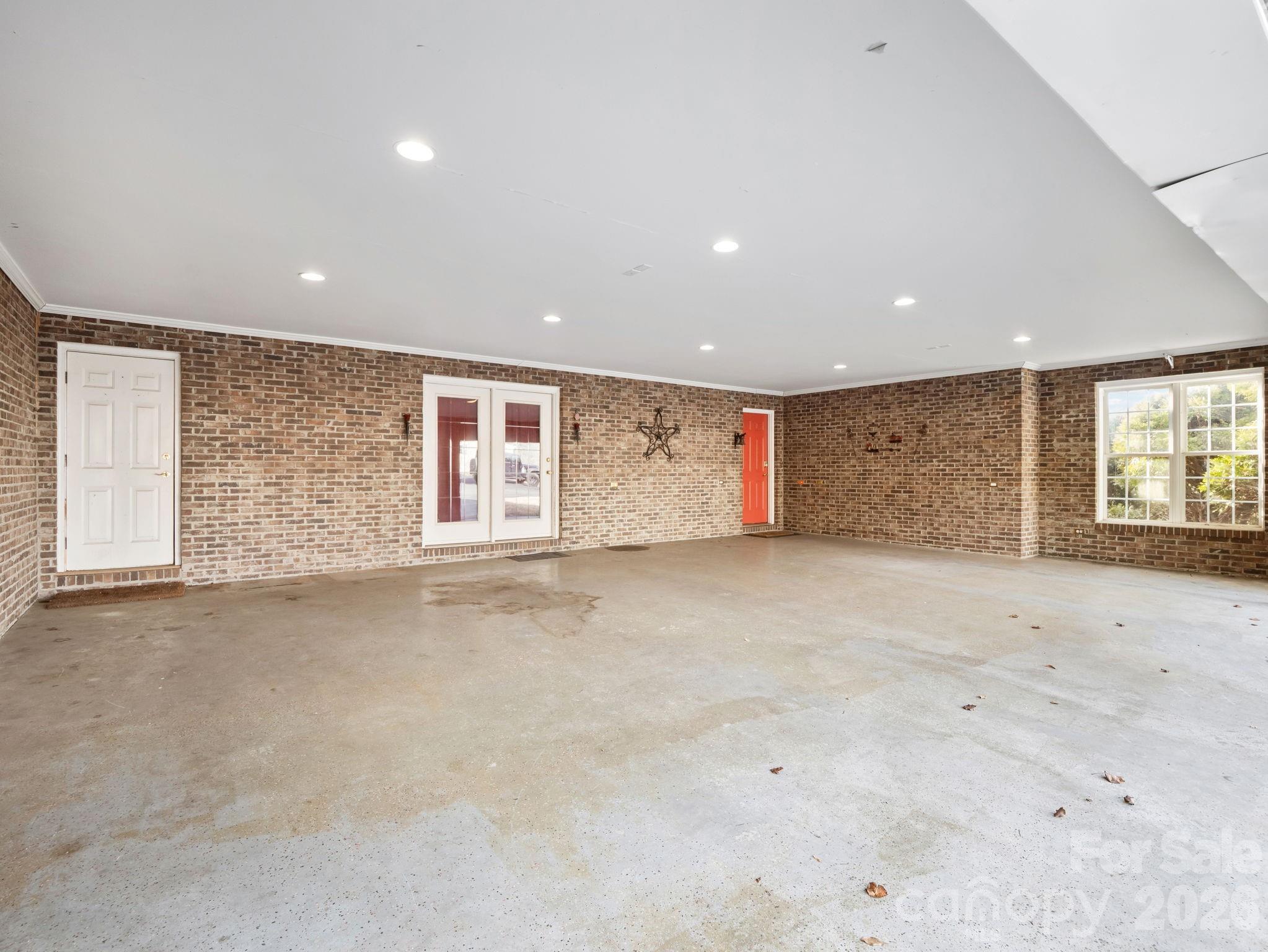 92 Rodaeo Drive — Columbus