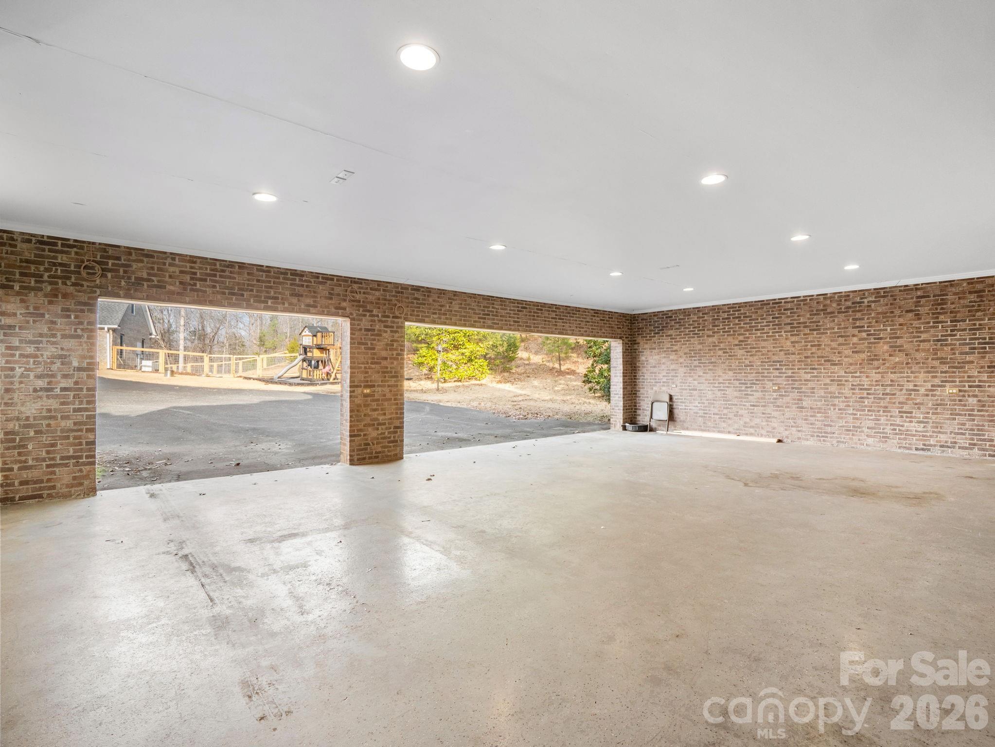 92 Rodaeo Drive — Columbus