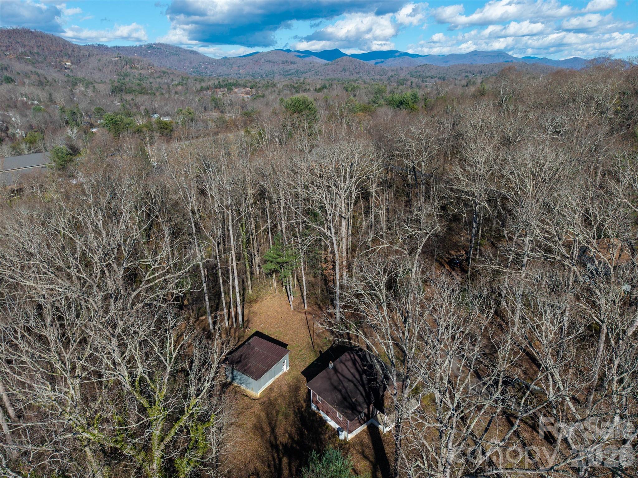 67 Shawnee Trail — Asheville