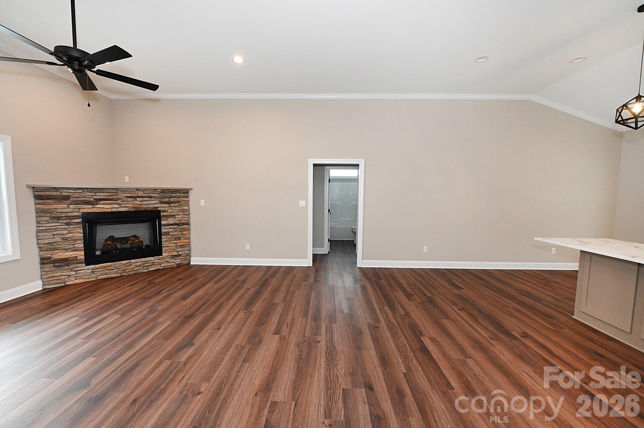 4932 Southview Drive — Hickory