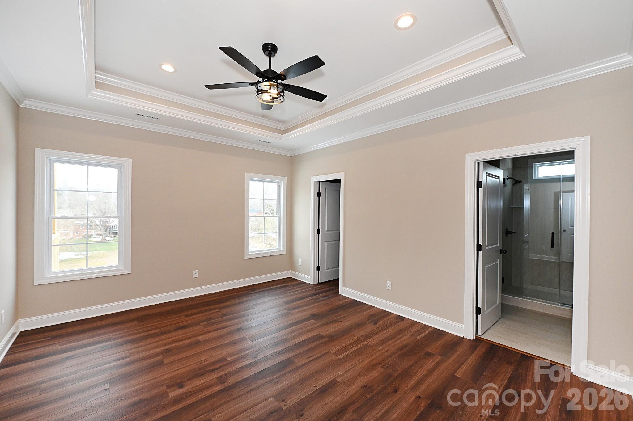 4932 Southview Drive — Hickory