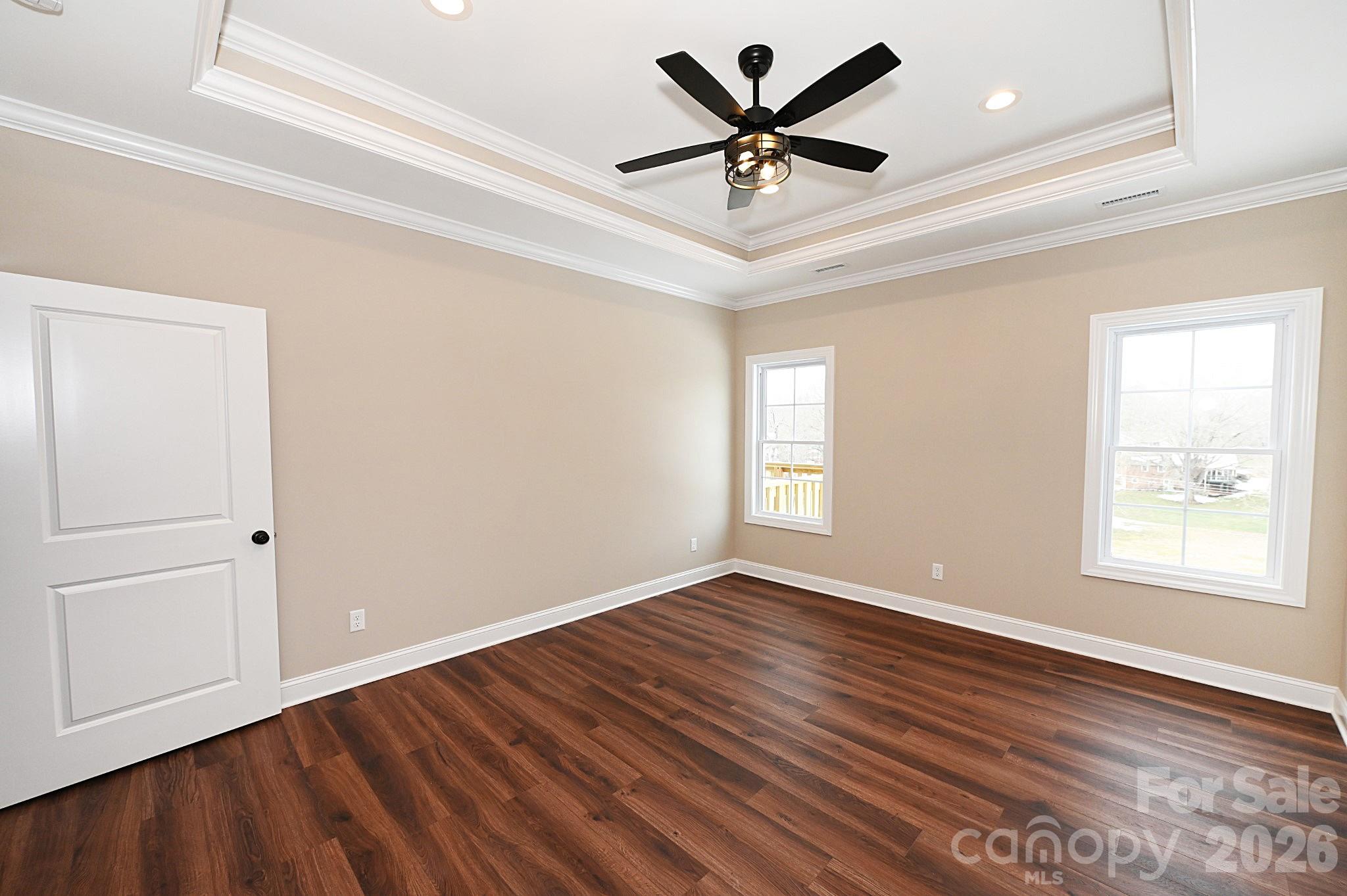 4932 Southview Drive — Hickory