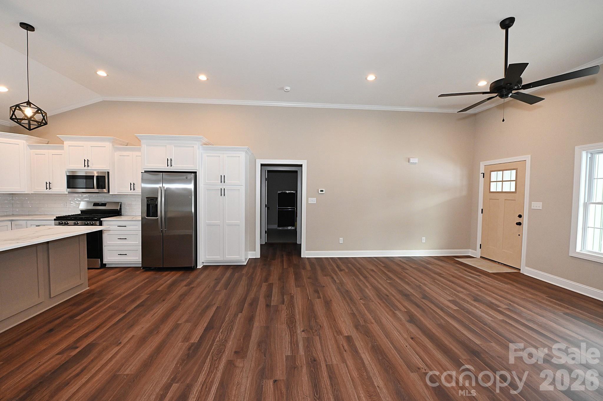 4932 Southview Drive — Hickory