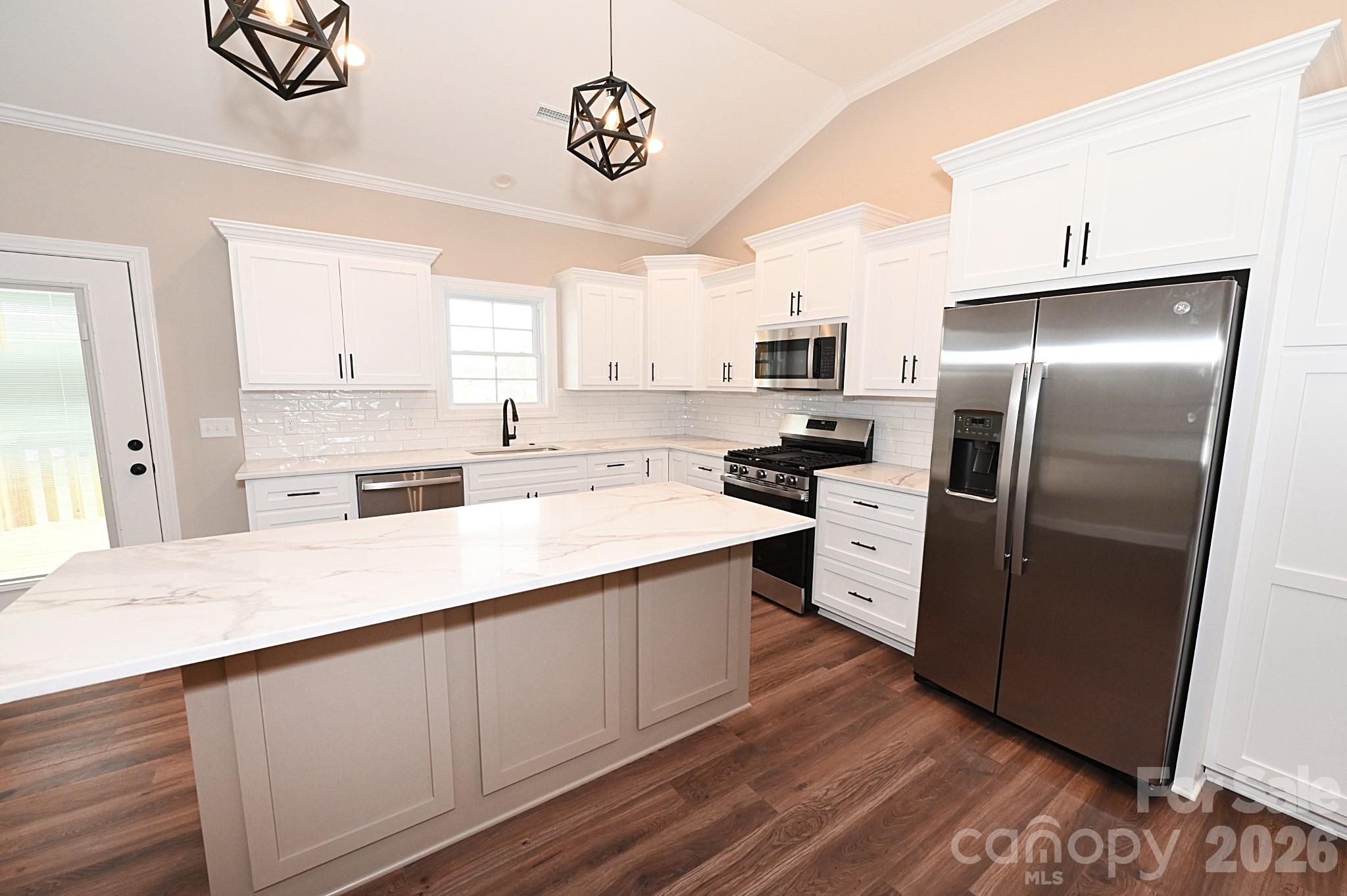 4932 Southview Drive — Hickory