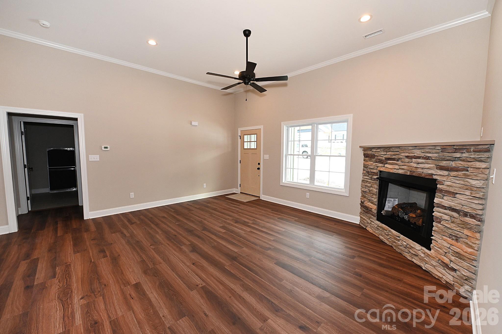 4932 Southview Drive — Hickory