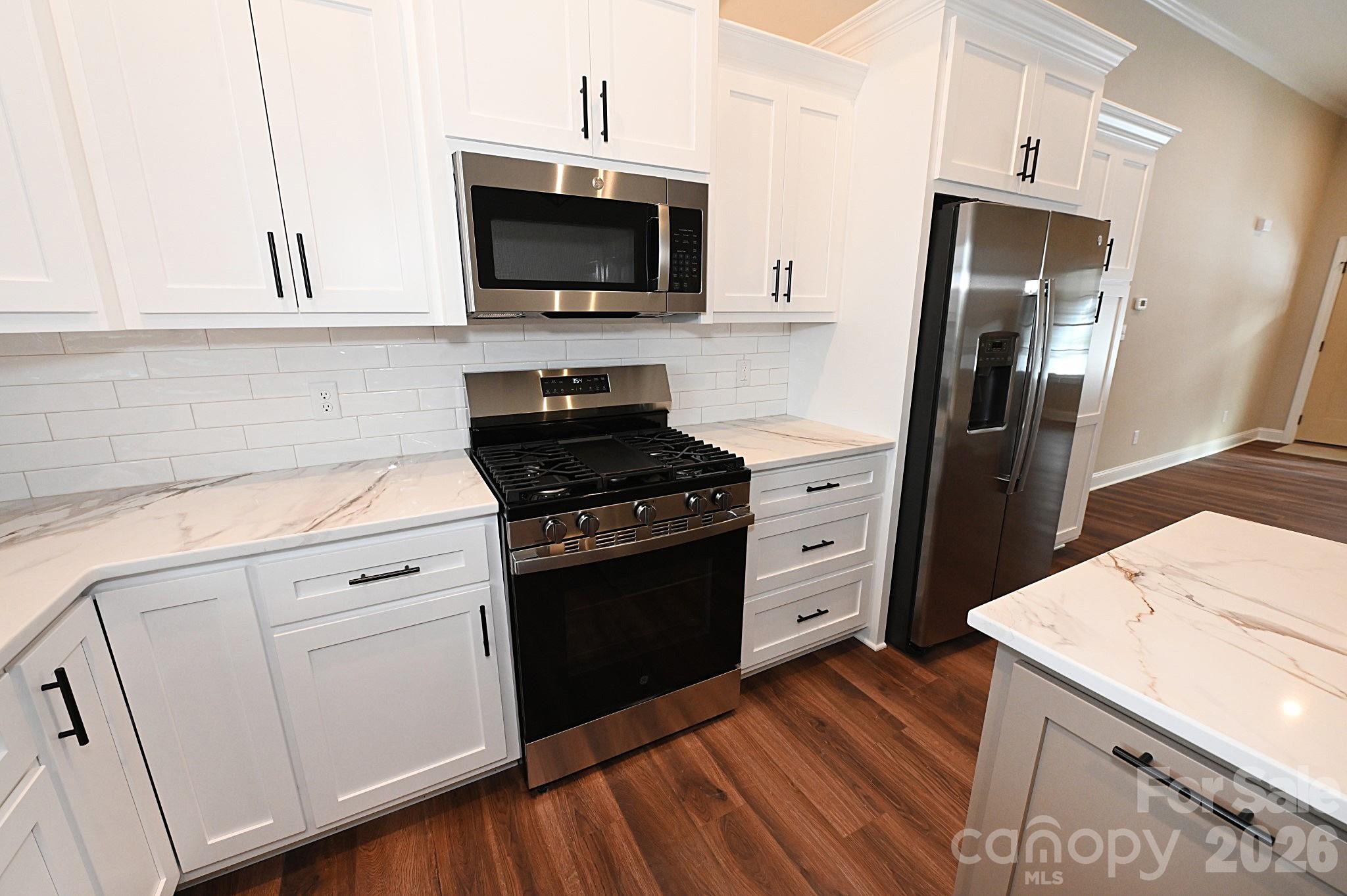 4932 Southview Drive — Hickory