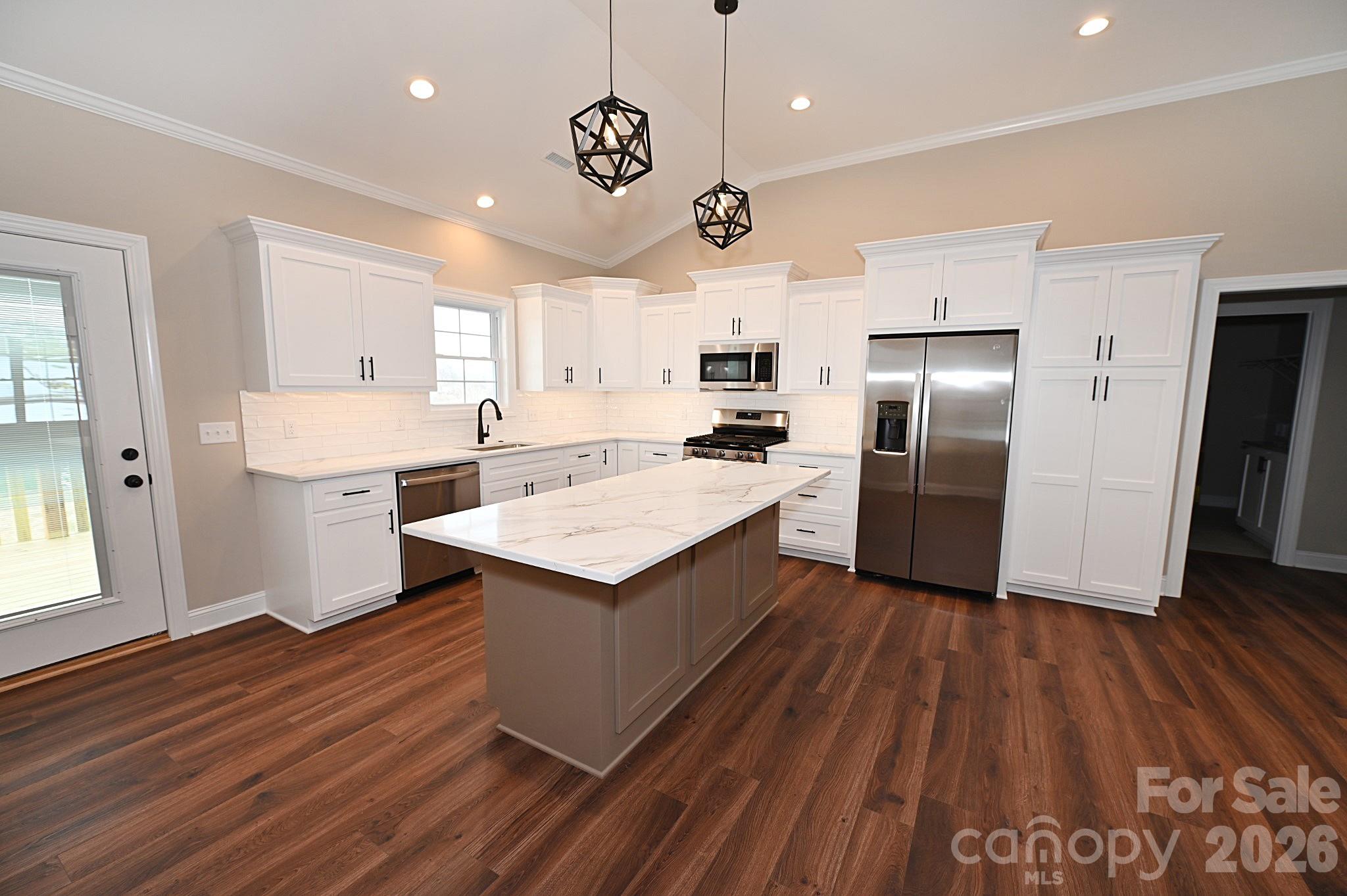 4932 Southview Drive — Hickory