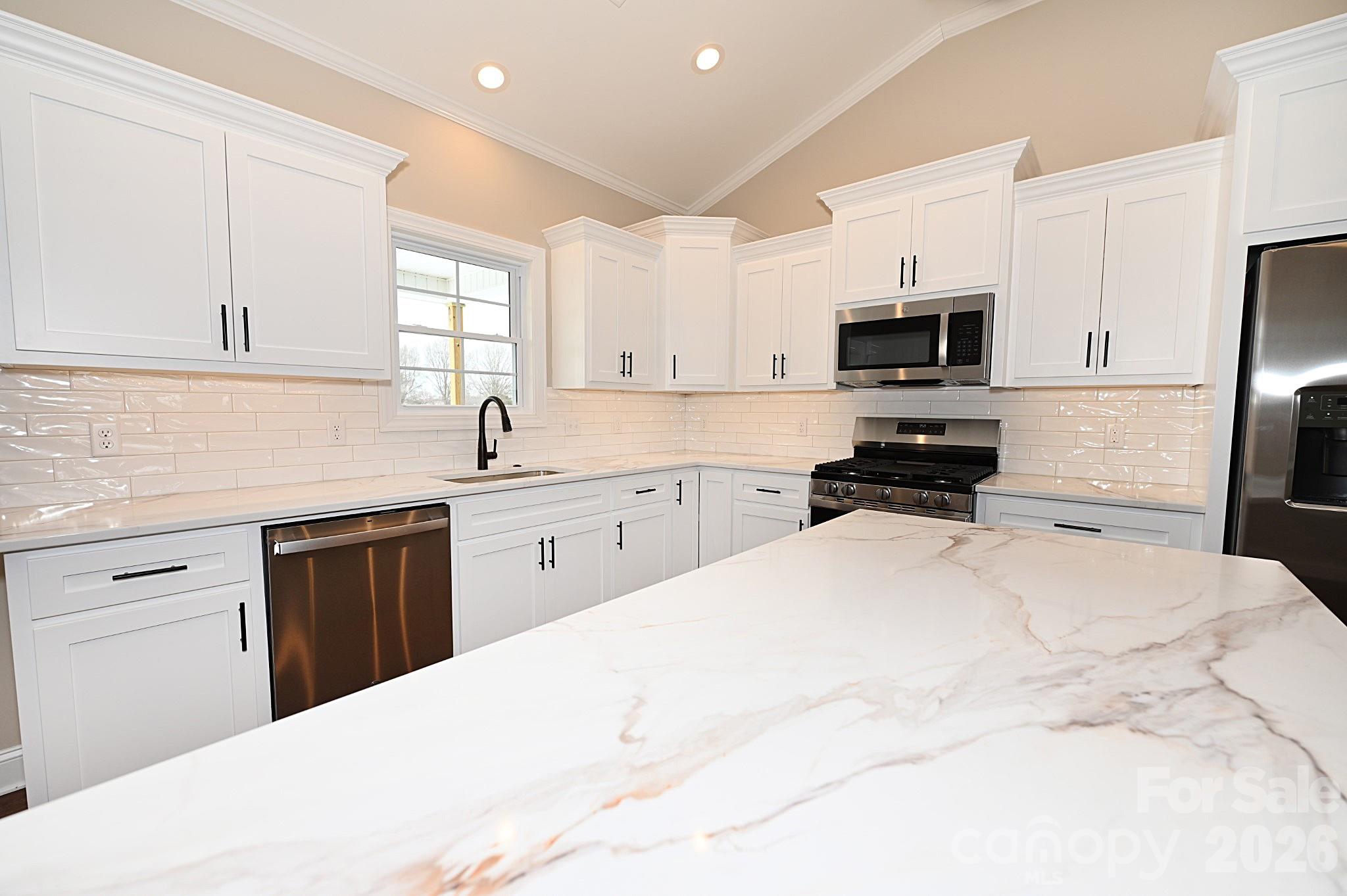 4932 Southview Drive — Hickory