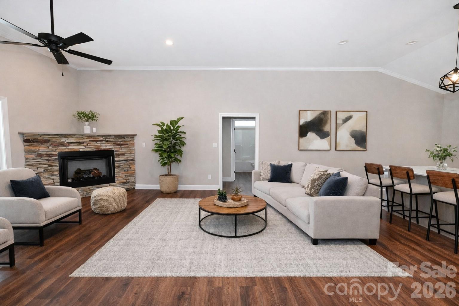 4932 Southview Drive — Hickory