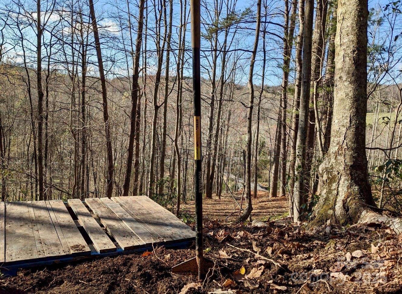 2828 E Pine Street — Mount Airy