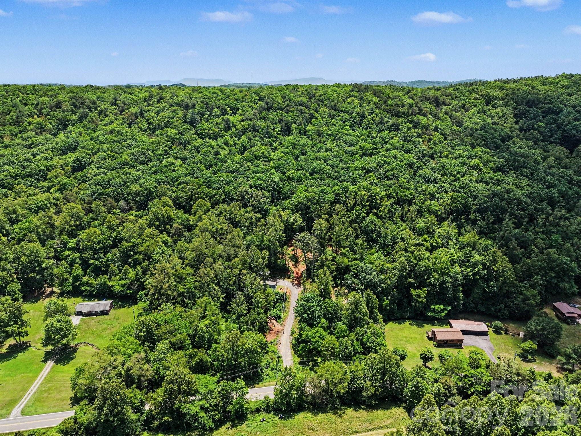 2828 E Pine Street — Mount Airy