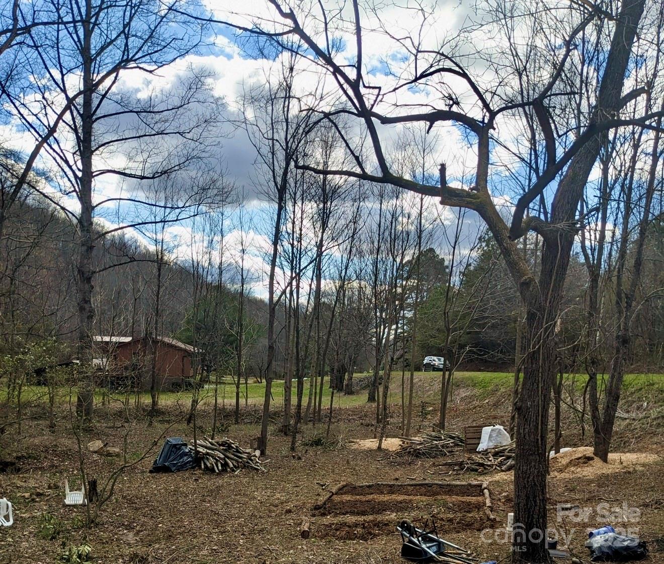 2828 E Pine Street — Mount Airy