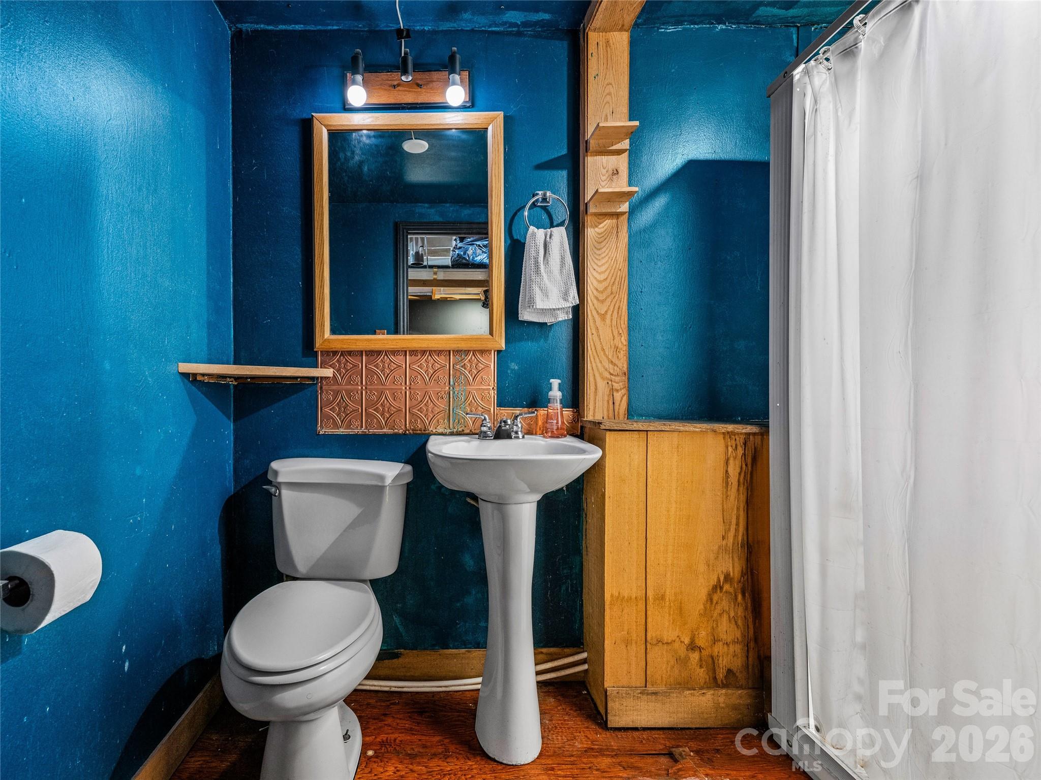 204 Sutton Avenue — Black Mountain