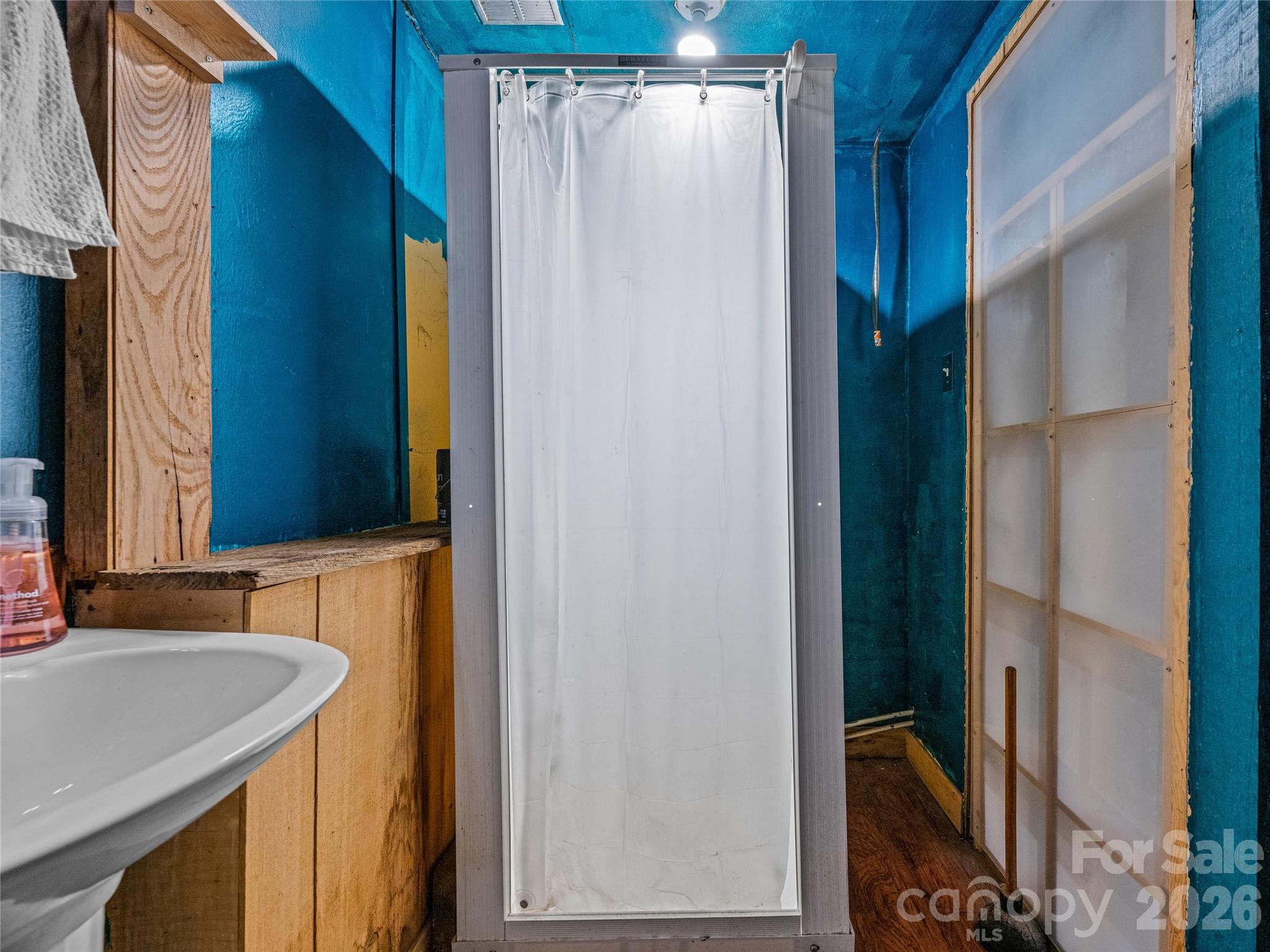 204 Sutton Avenue — Black Mountain