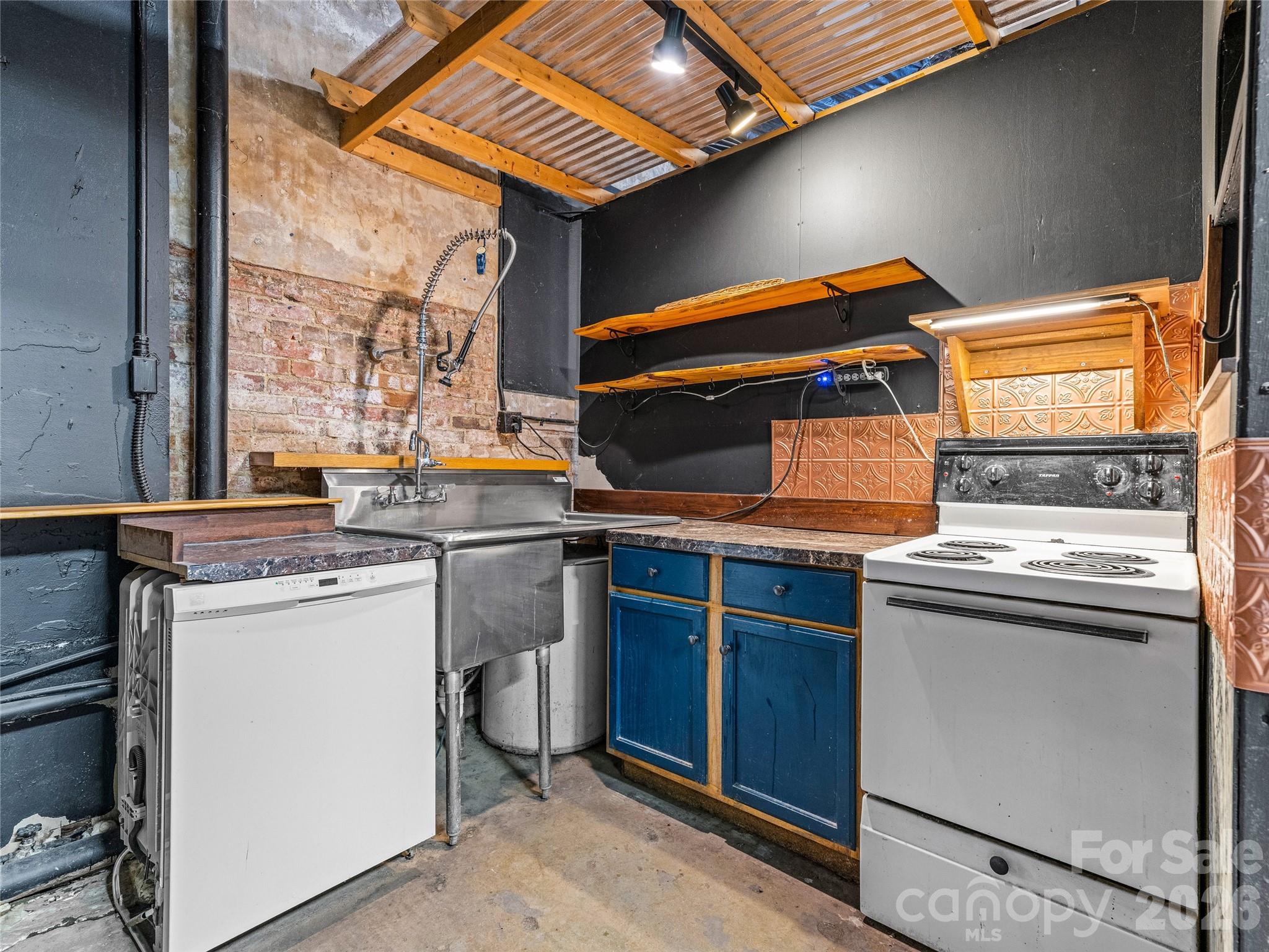 204 Sutton Avenue — Black Mountain