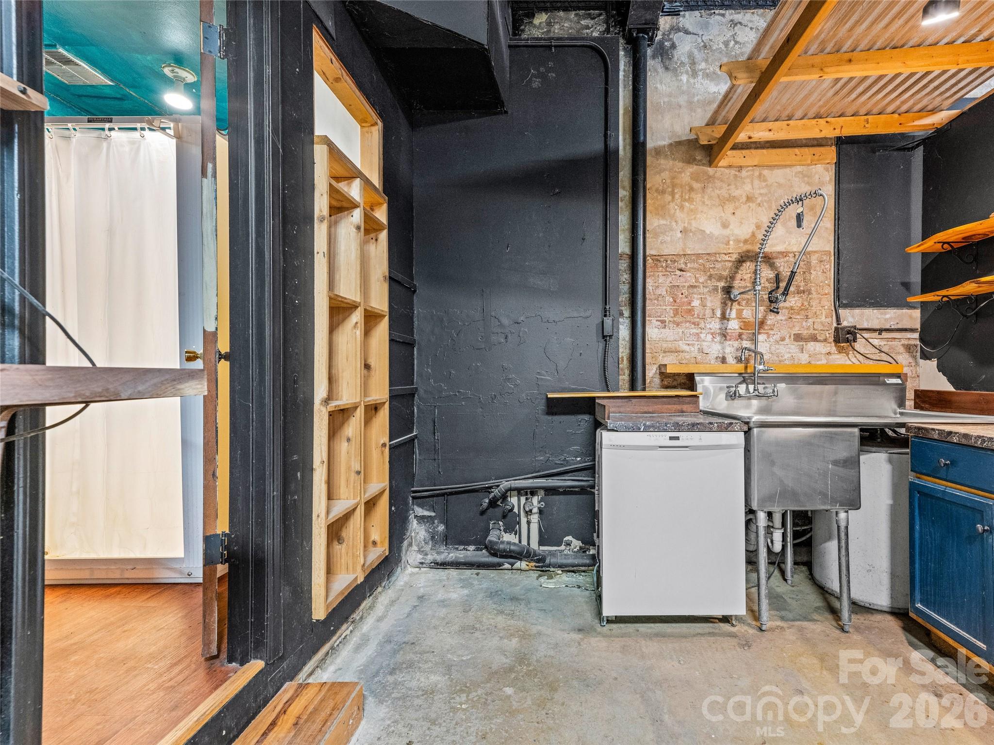 204 Sutton Avenue — Black Mountain