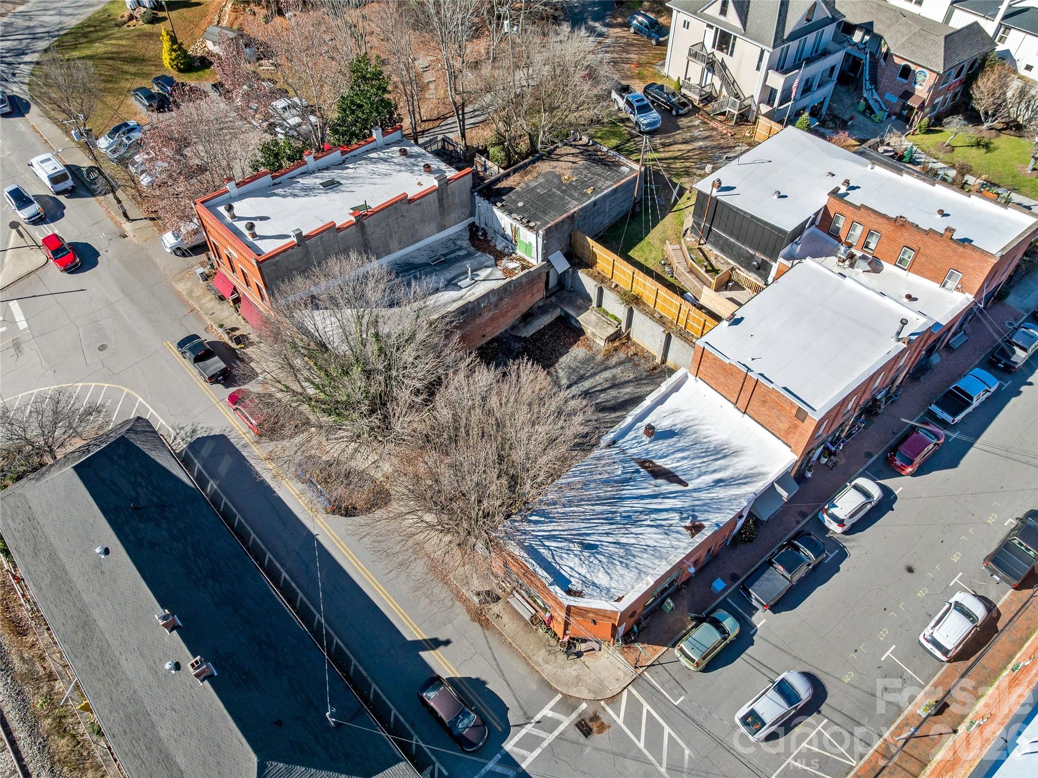 204 Sutton Avenue — Black Mountain