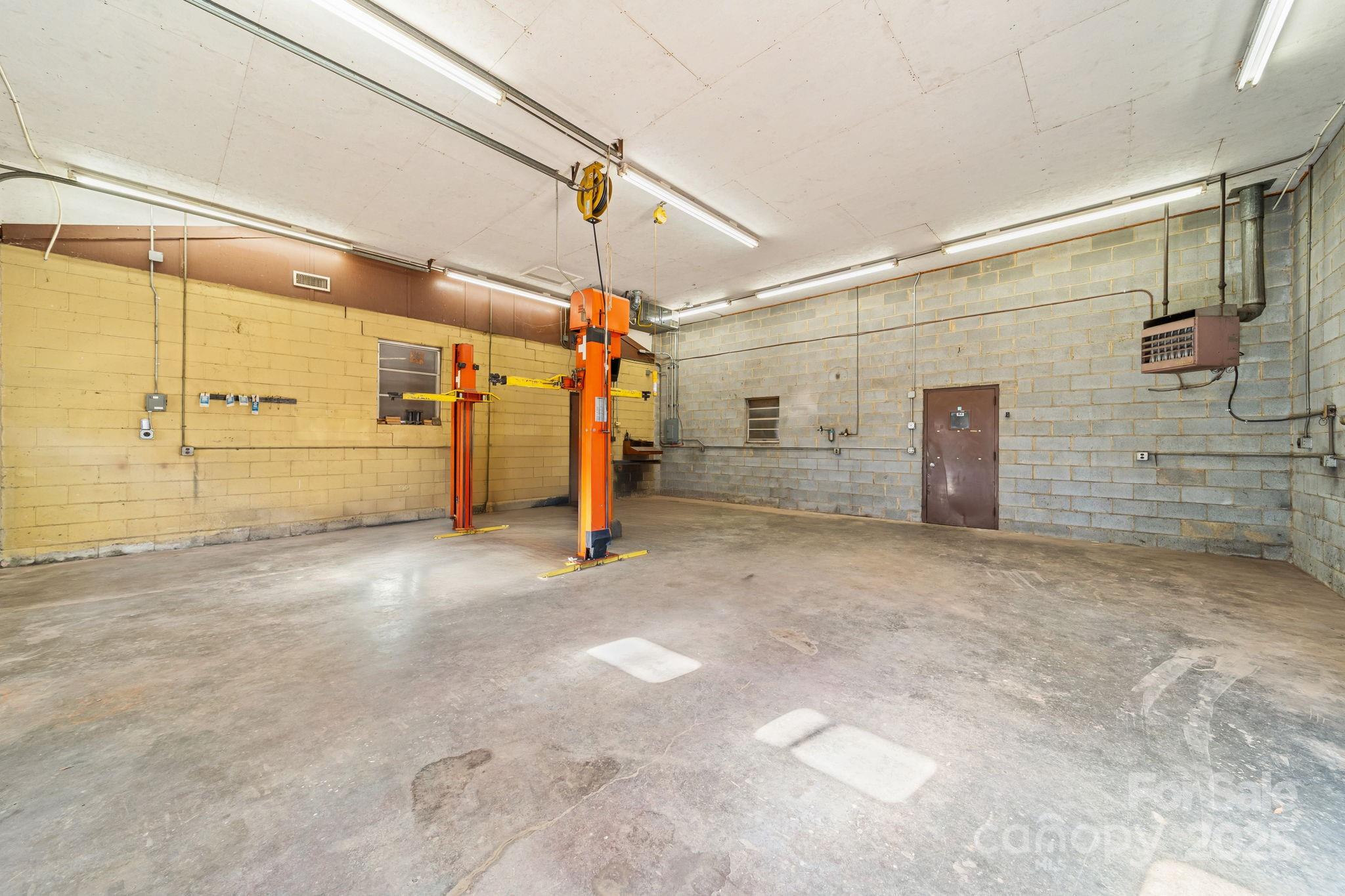 2415 Hargette Road — Monroe
