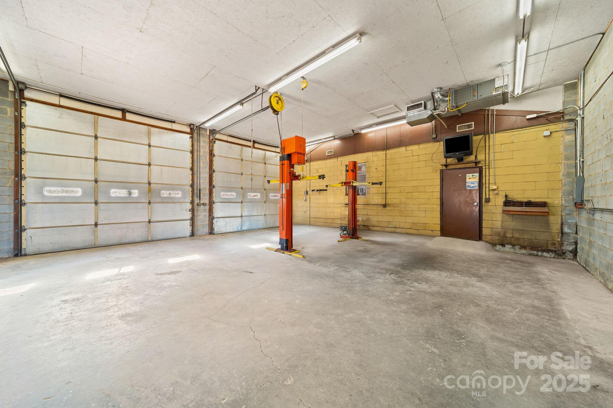 2415 Hargette Road — Monroe