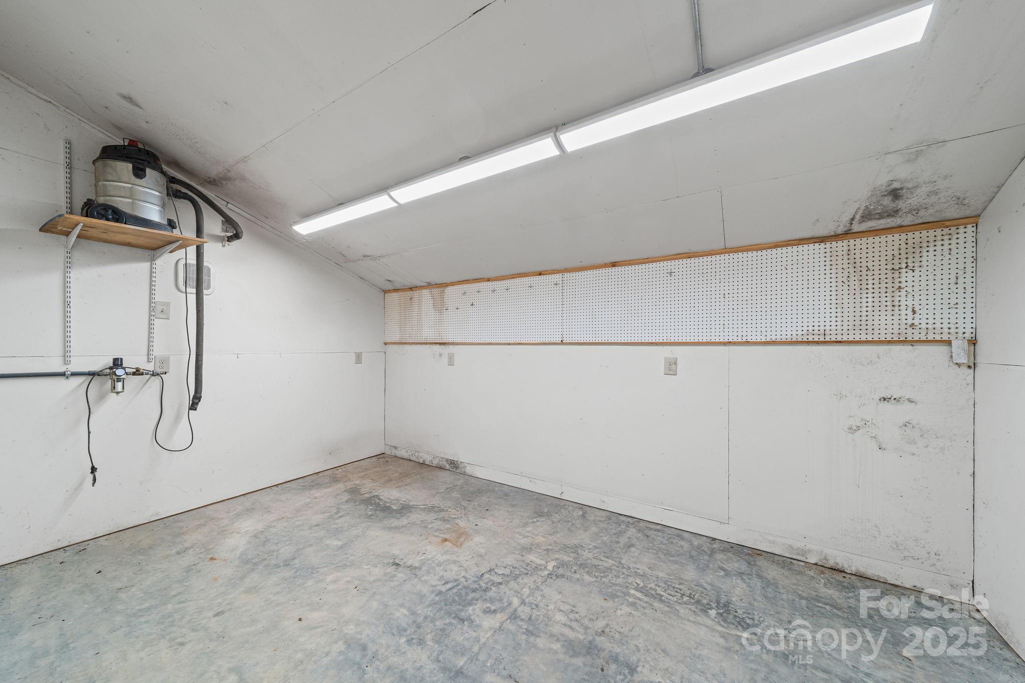 2415 Hargette Road — Monroe