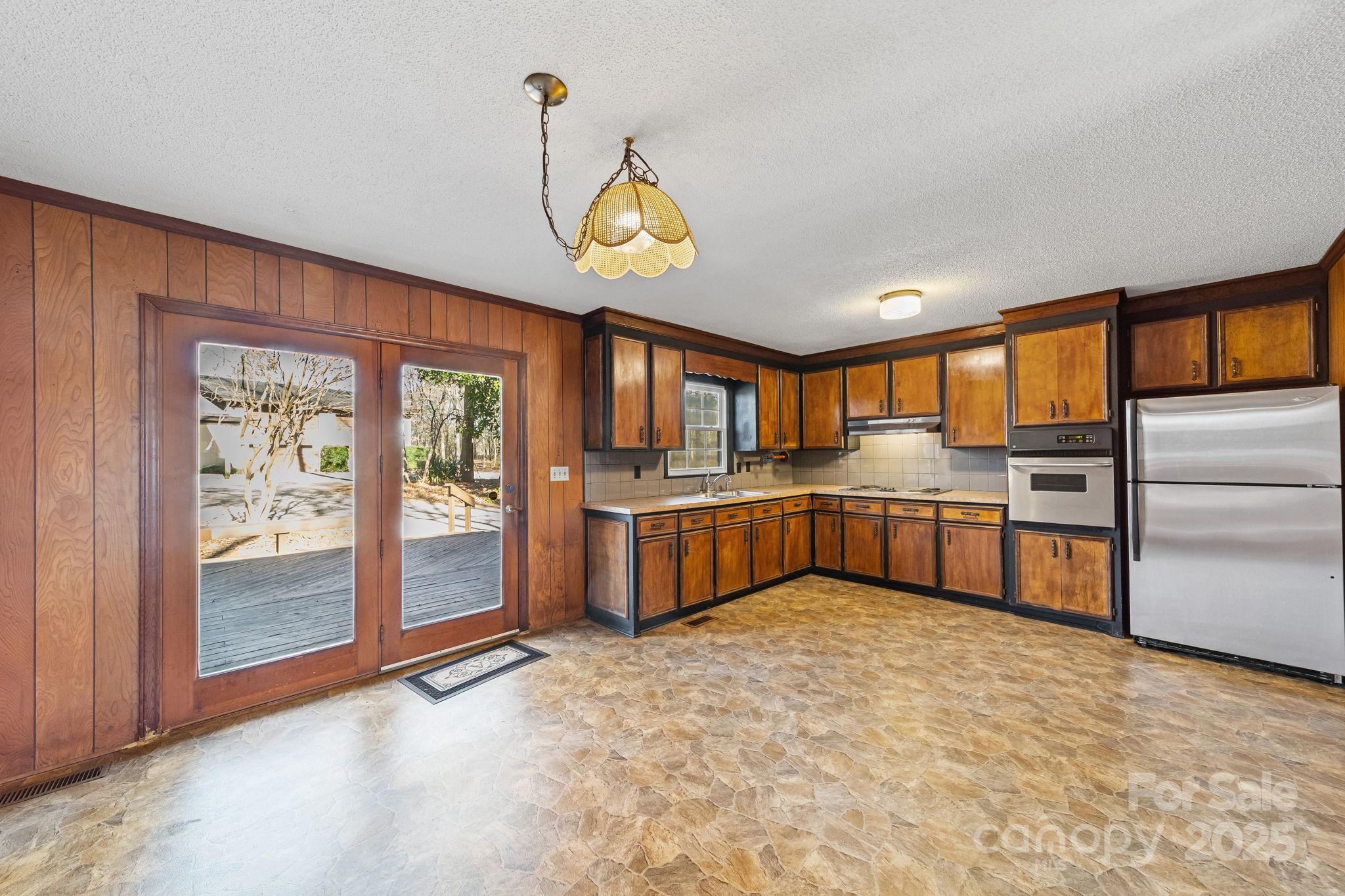 2415 Hargette Road — Monroe