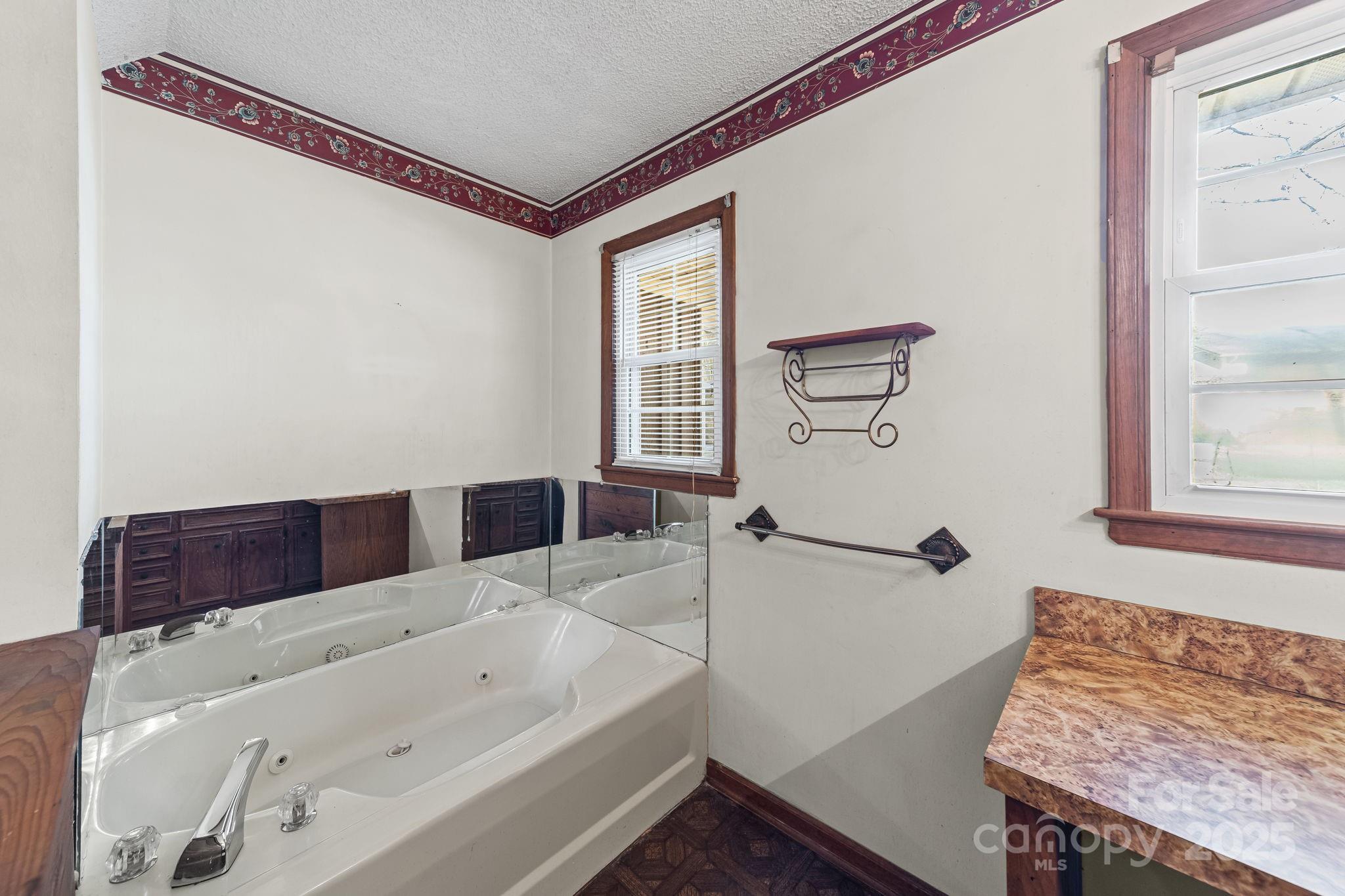 2415 Hargette Road — Monroe