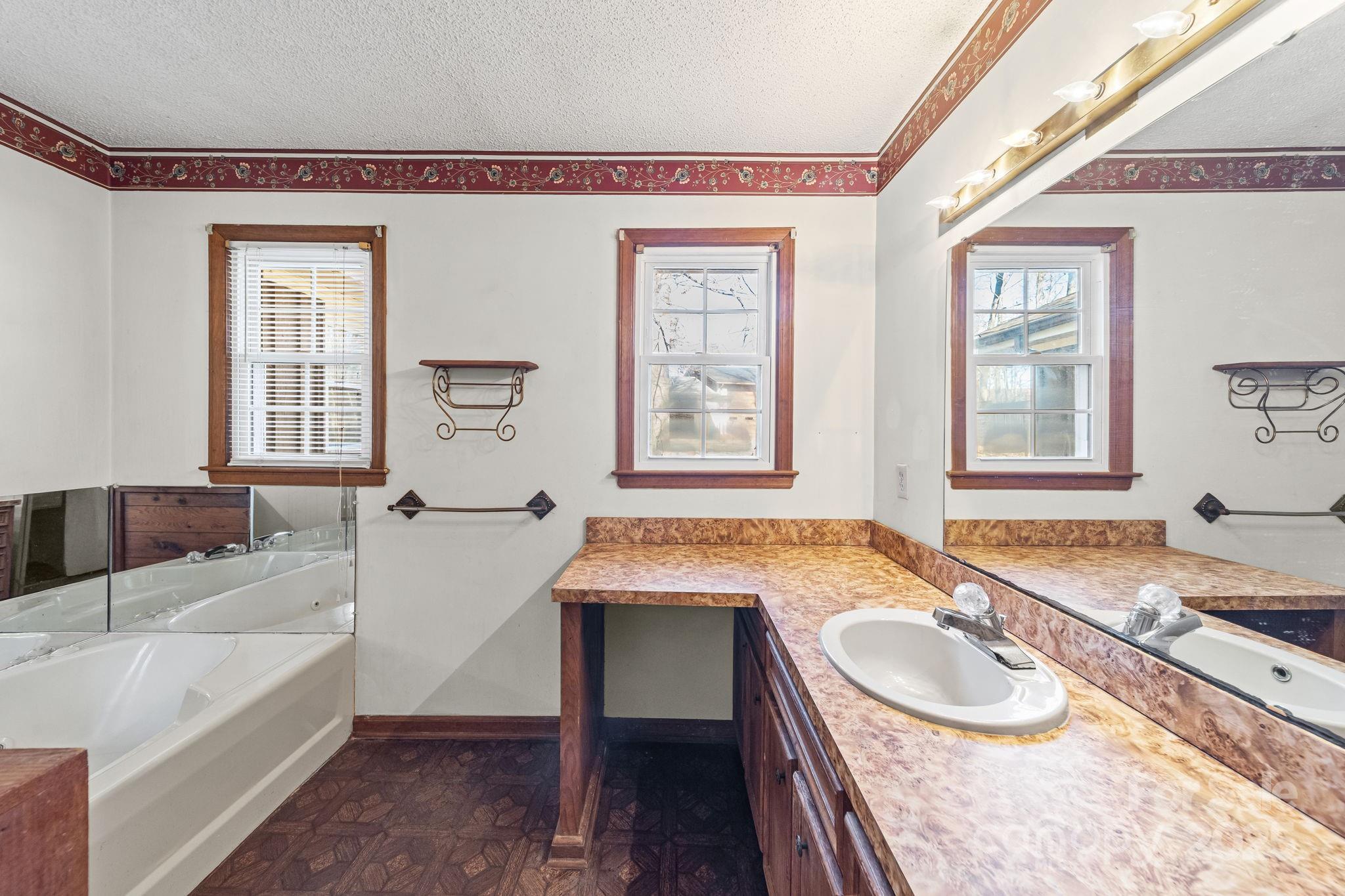 2415 Hargette Road — Monroe