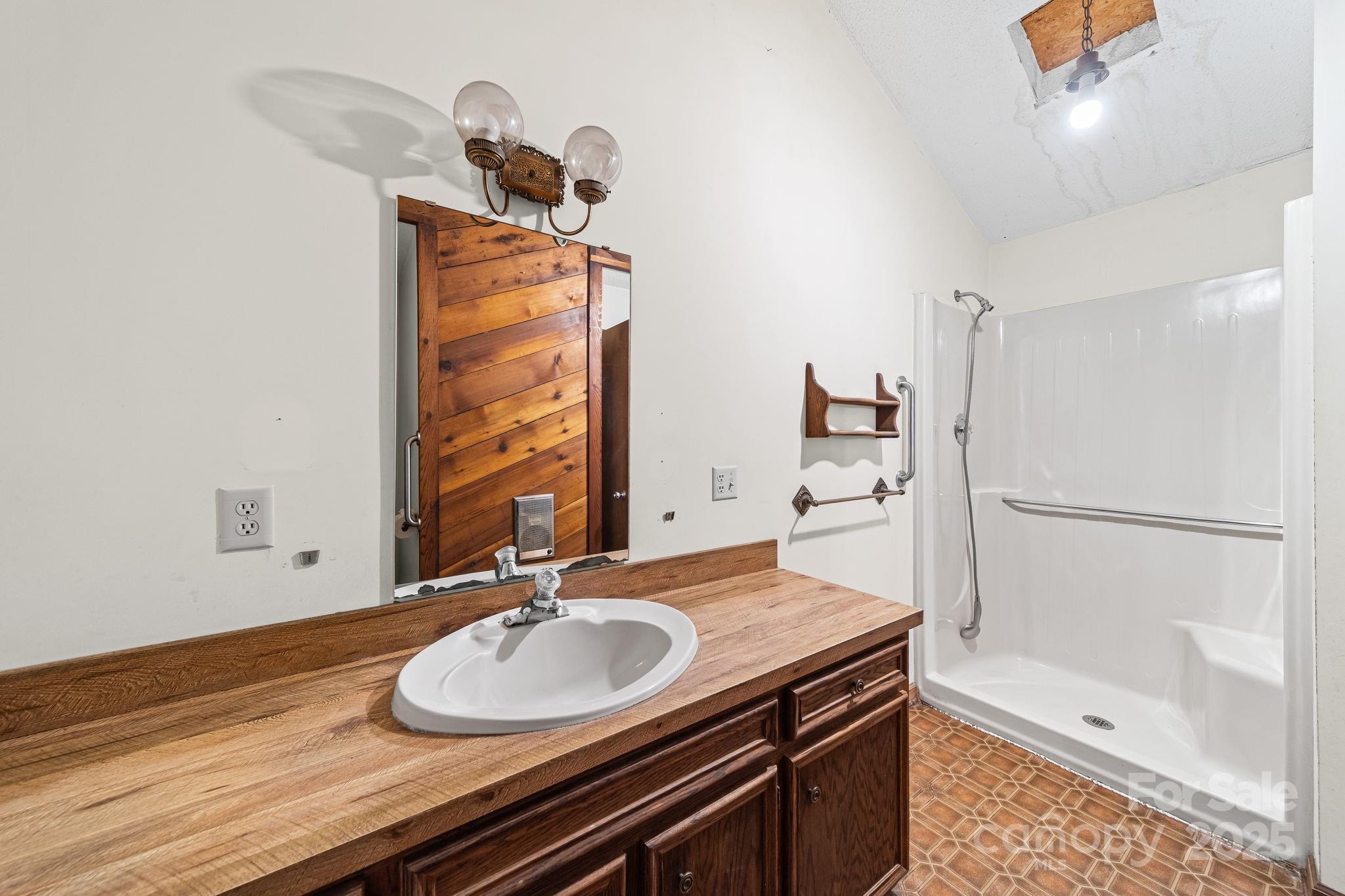 2415 Hargette Road — Monroe