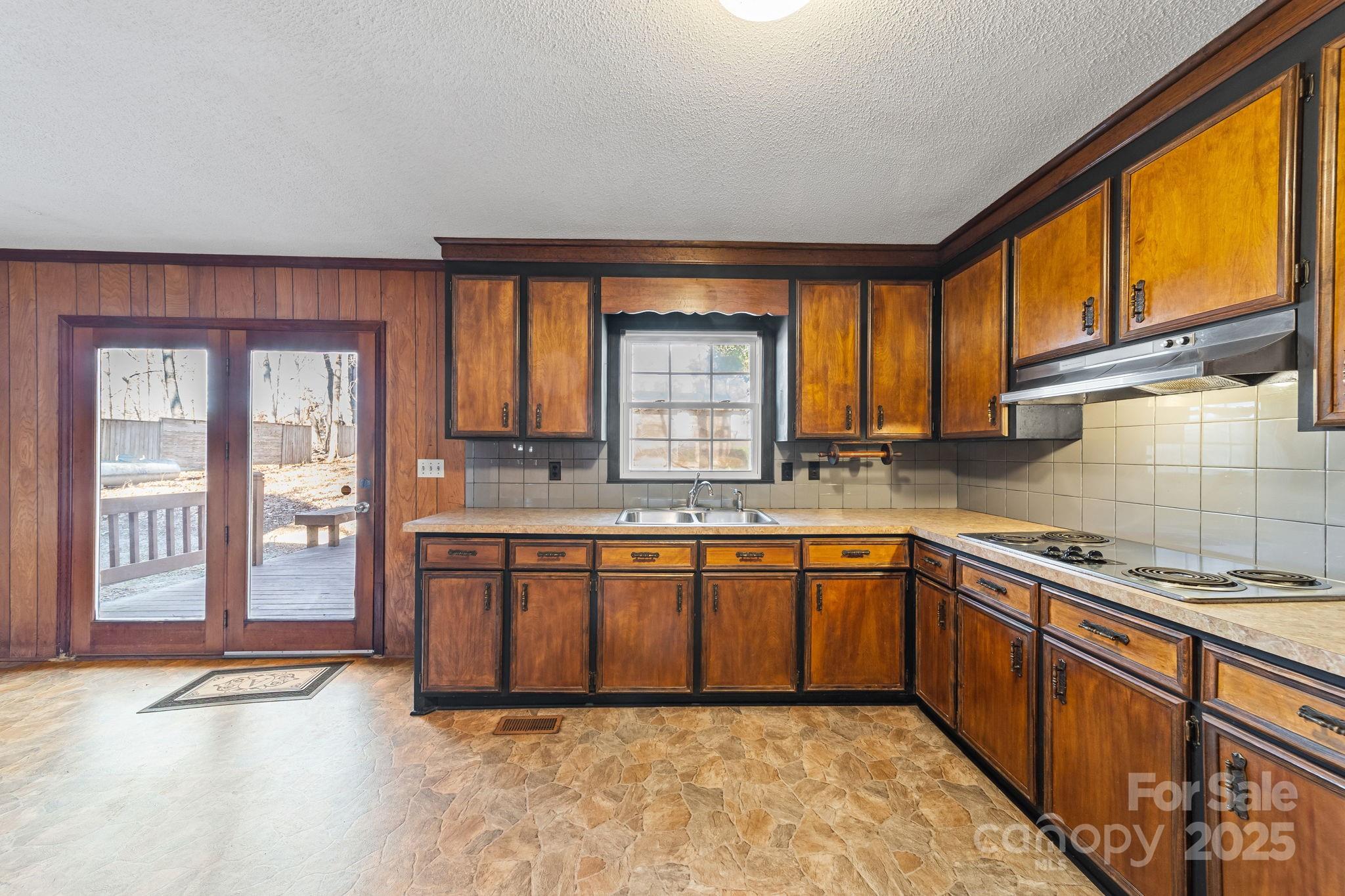 2415 Hargette Road — Monroe